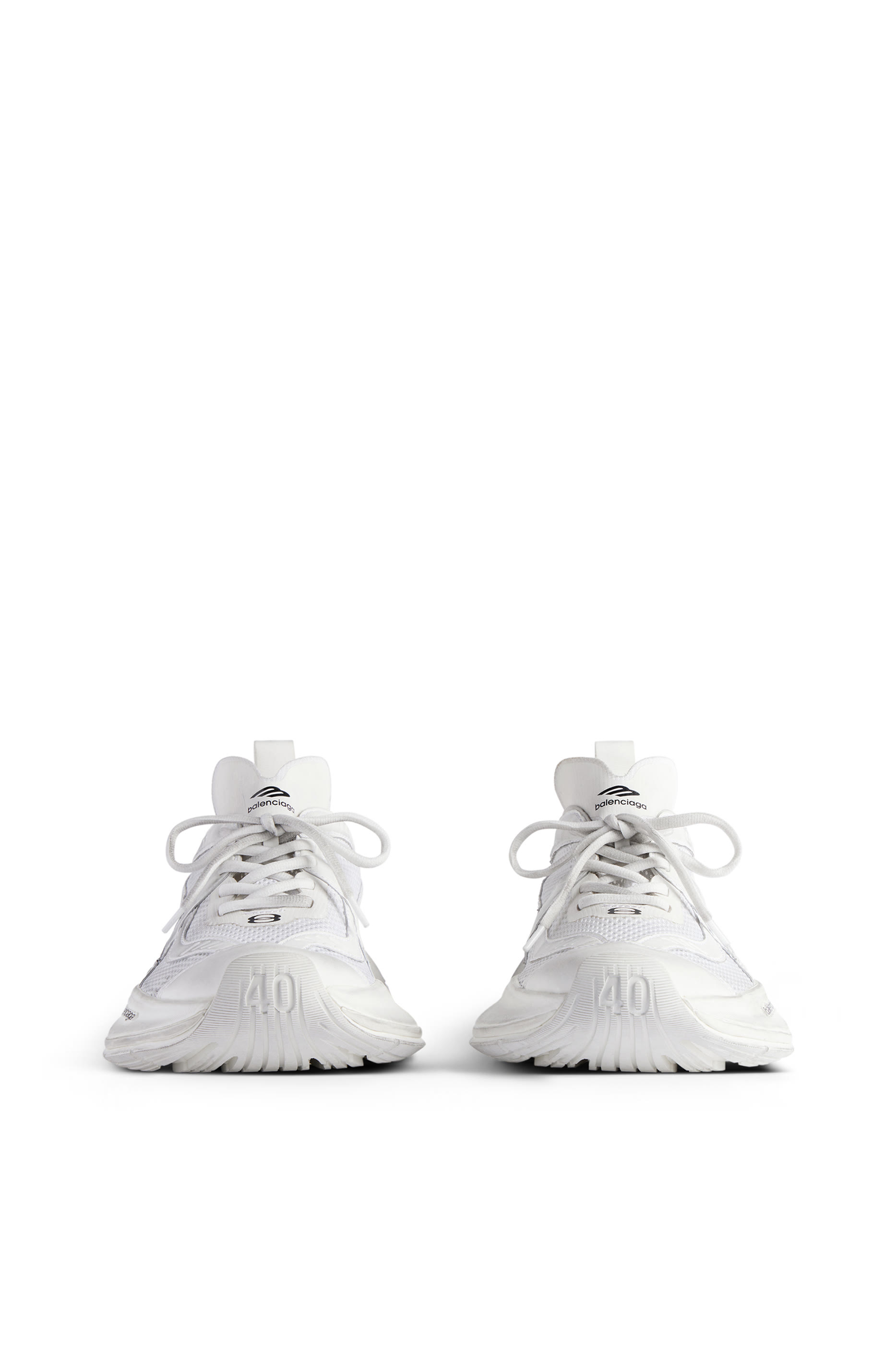 سنيكرز سيركت