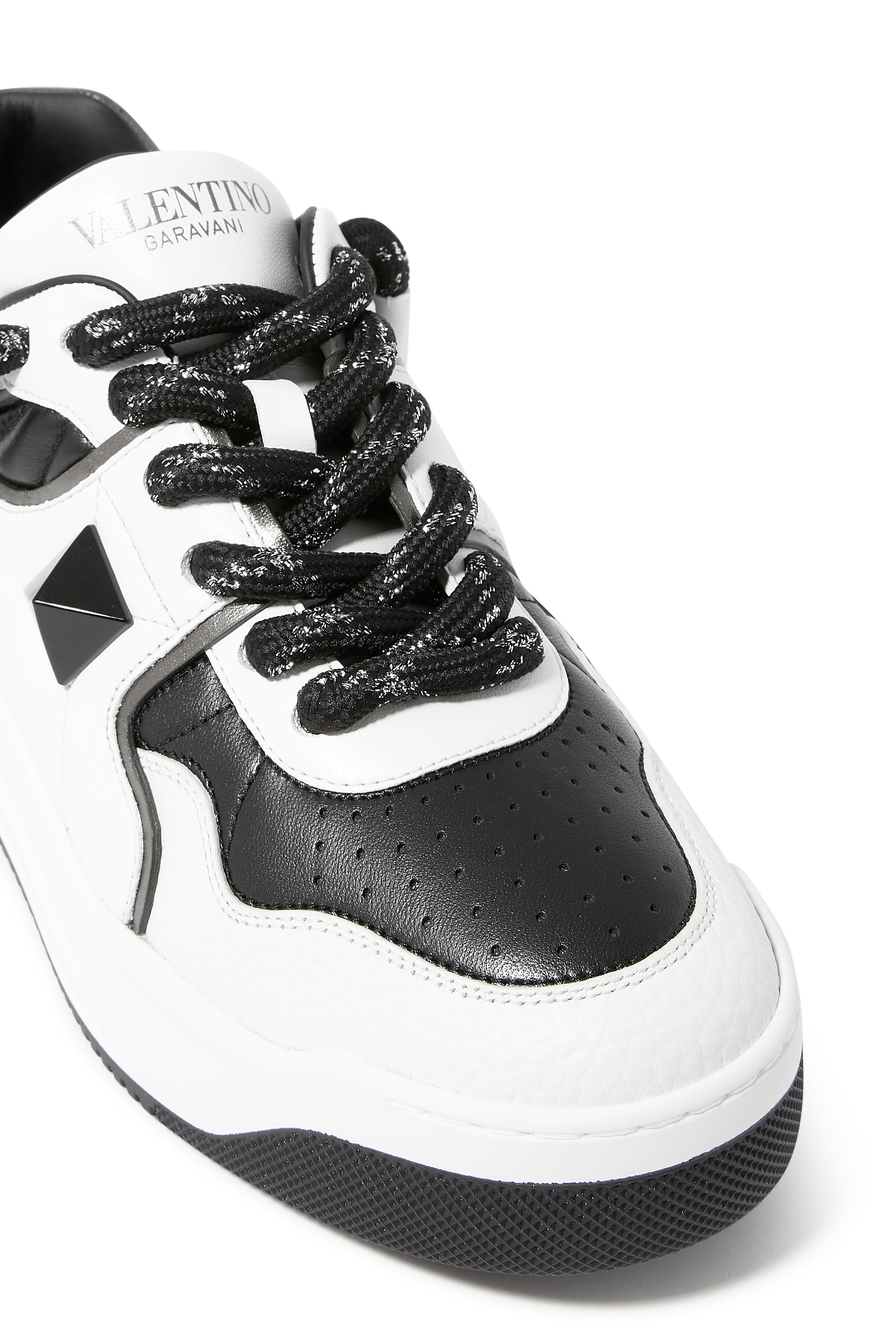 سنيكرز اكس إل بنعل سميك وحلية