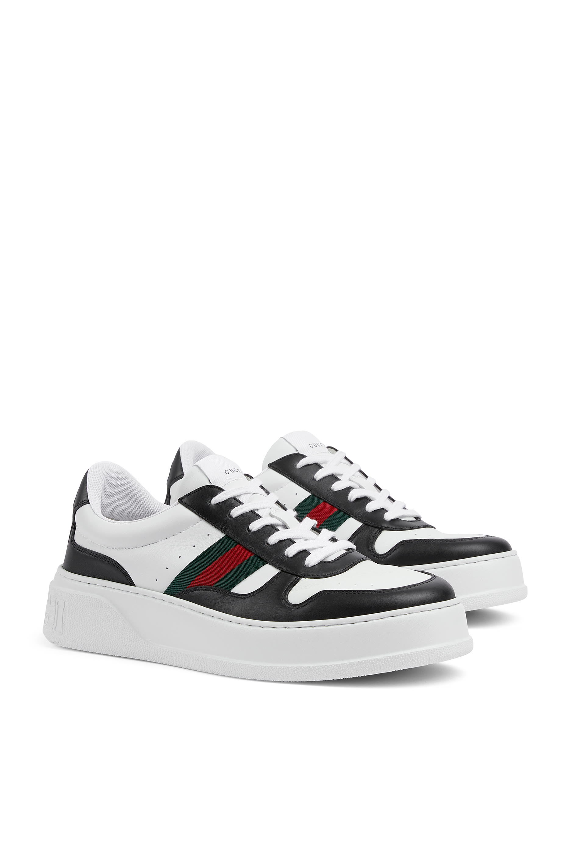 سنيكرز بنعل سميك