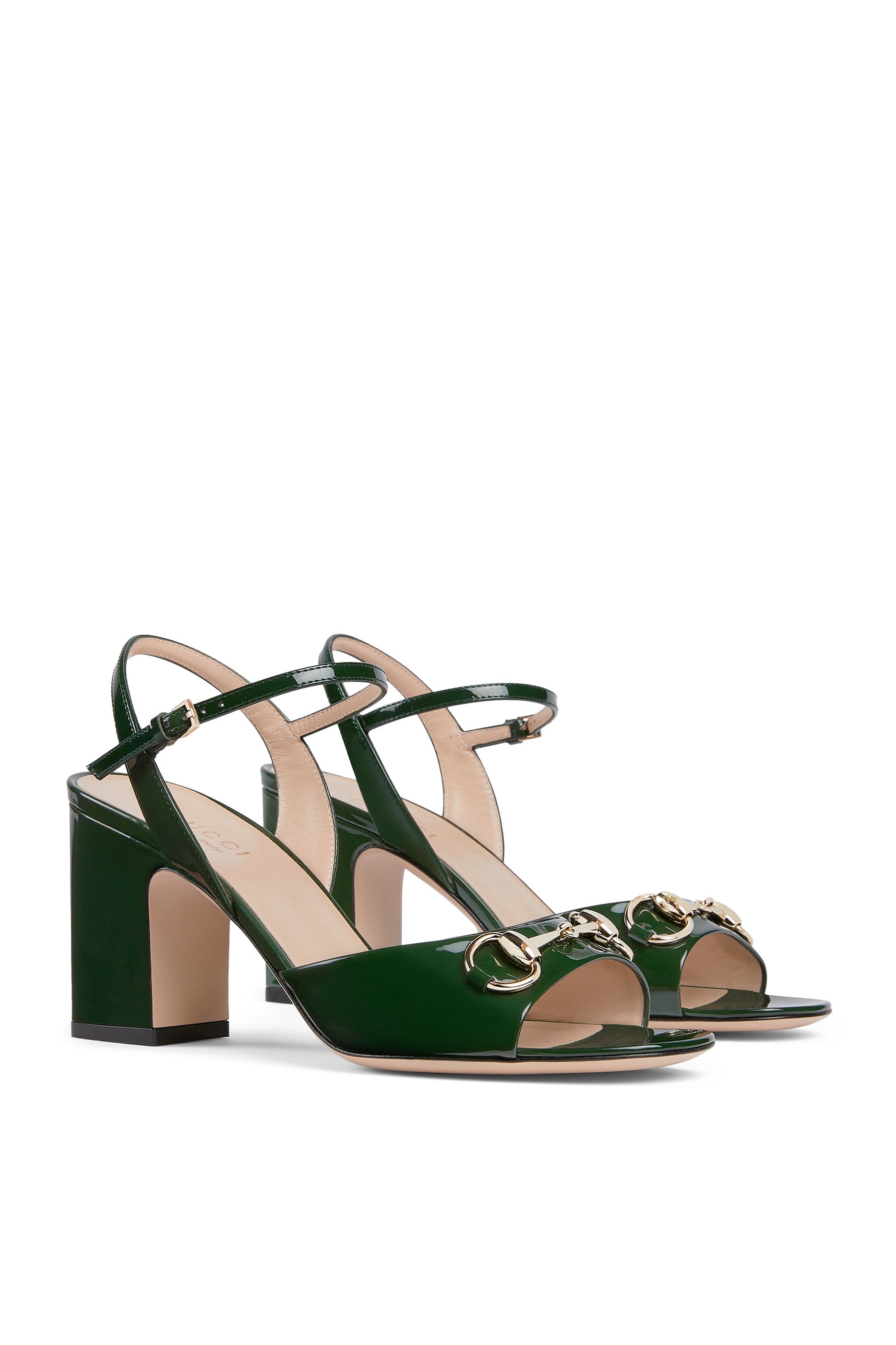 صندل 75 بحلية شعار الماركة