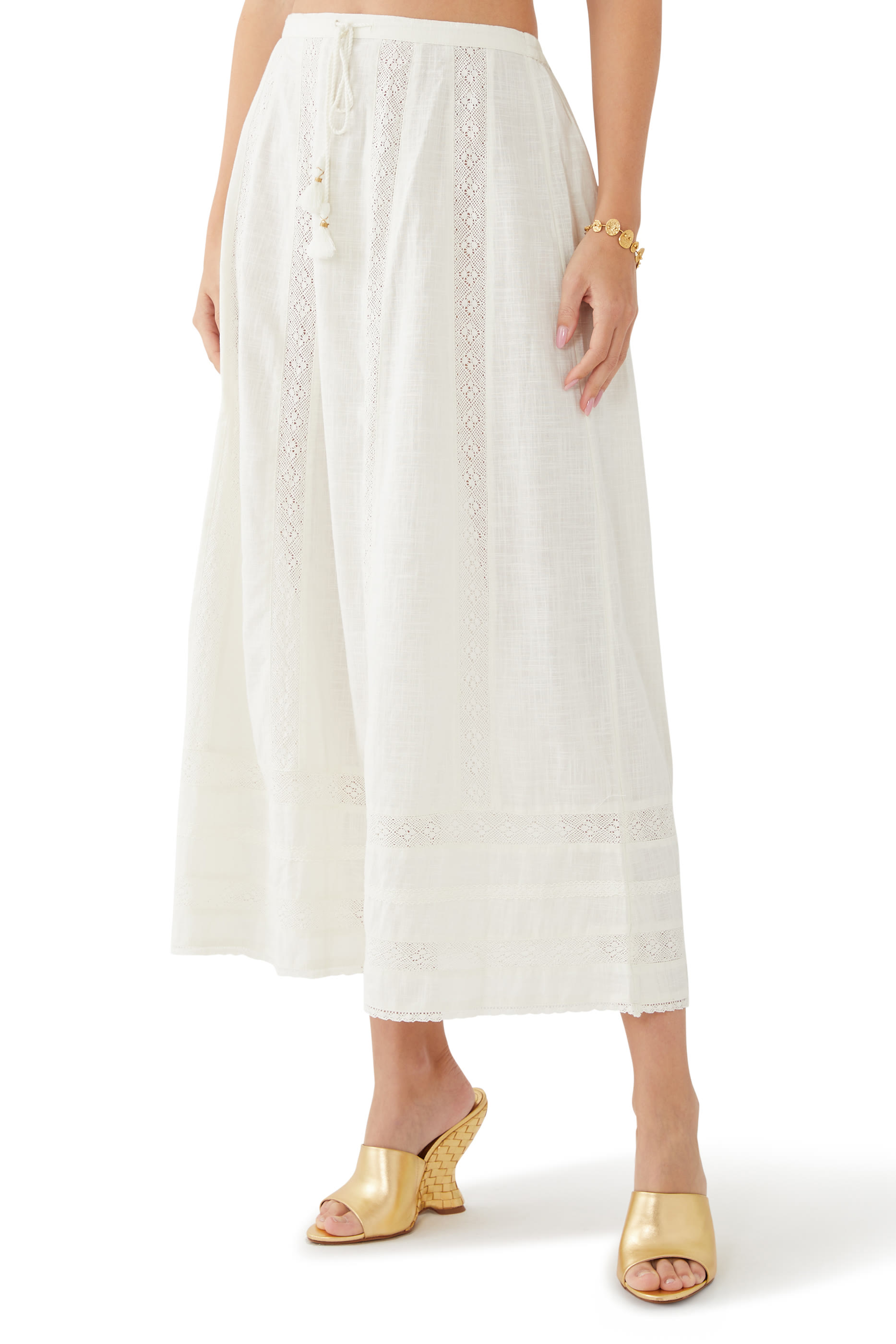 تنورة سيرندبيتي دانتيل