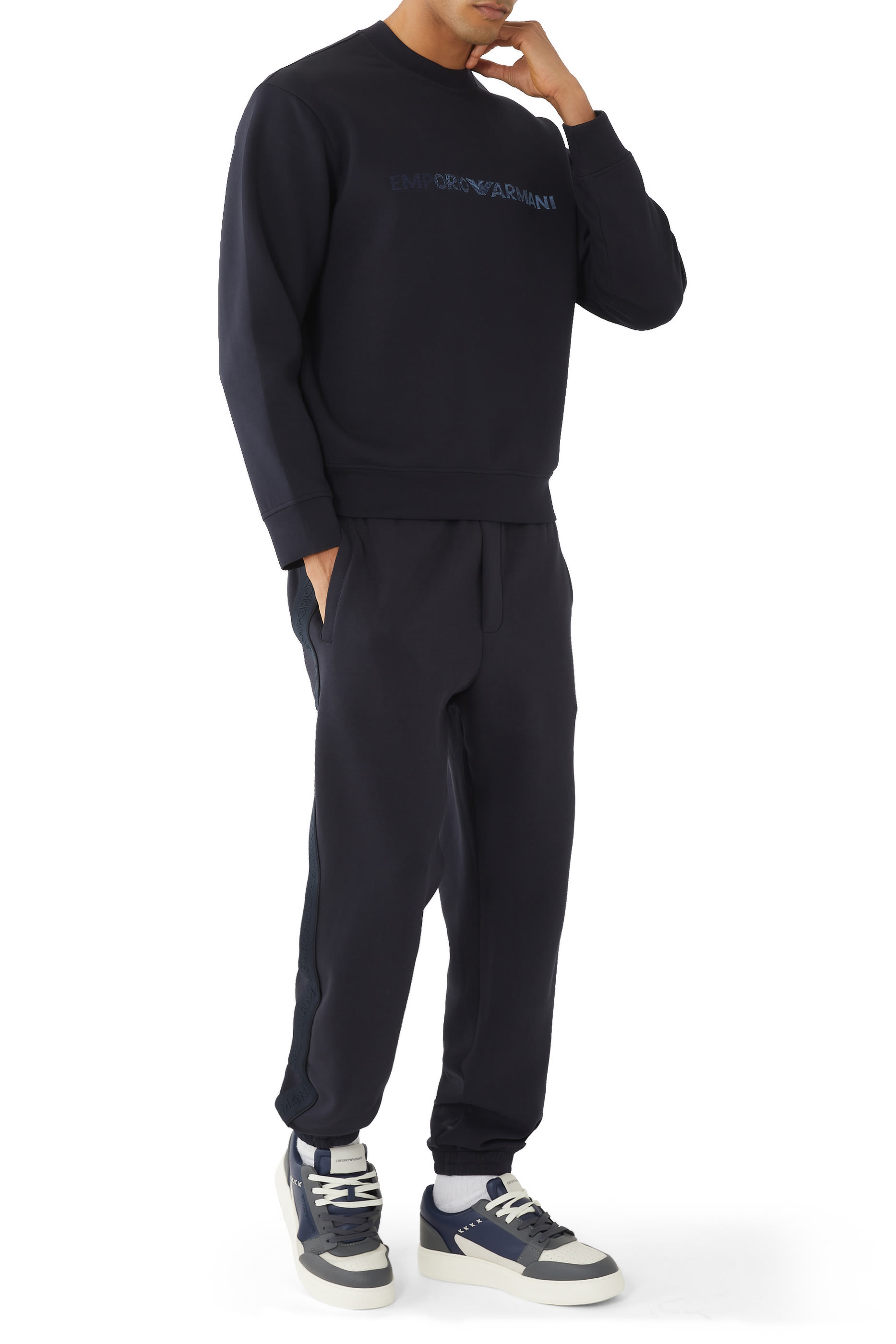 بنطال رياضي بشريط مزدوة بشعار الماركة