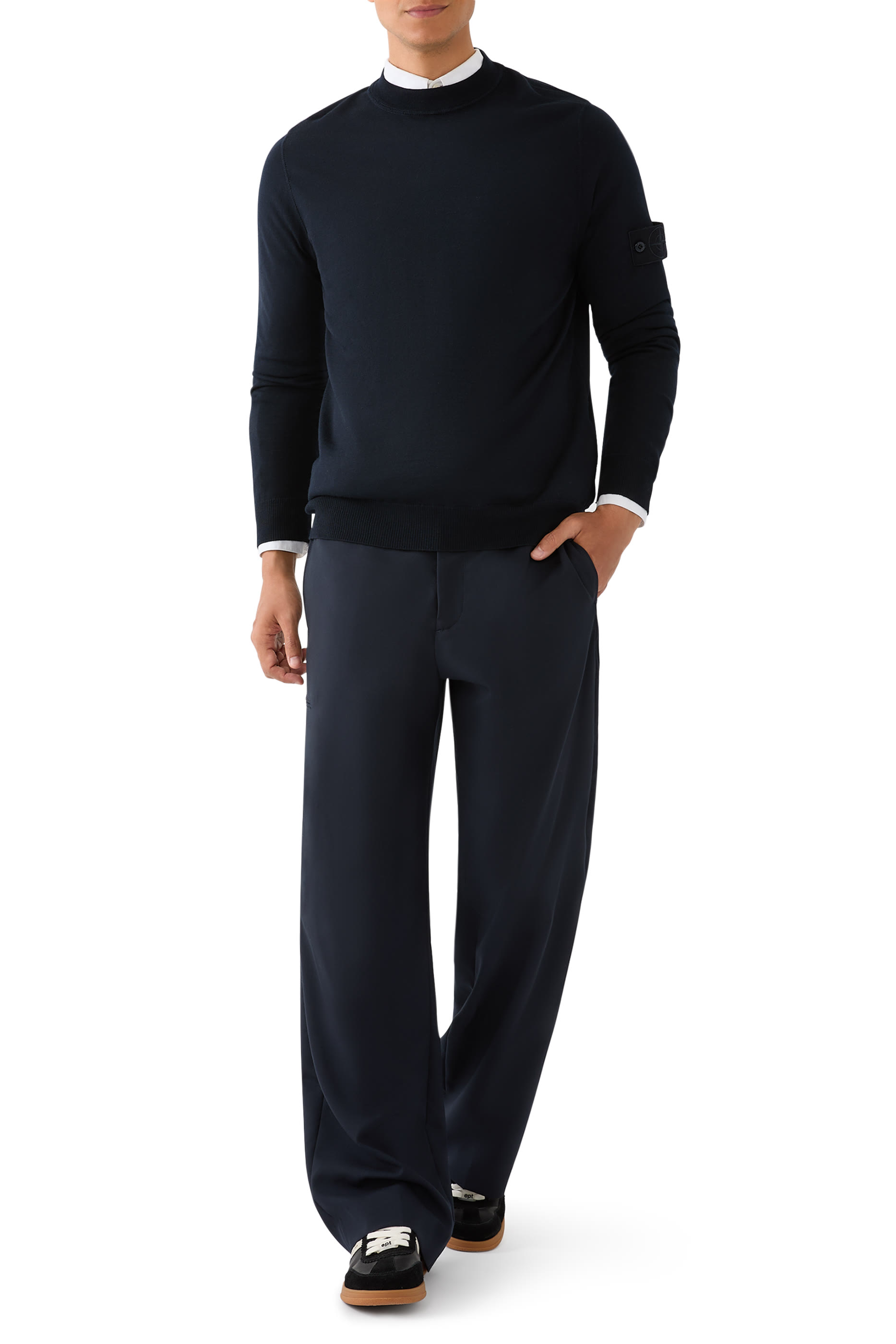 سويت شيرت بشعار الماركة