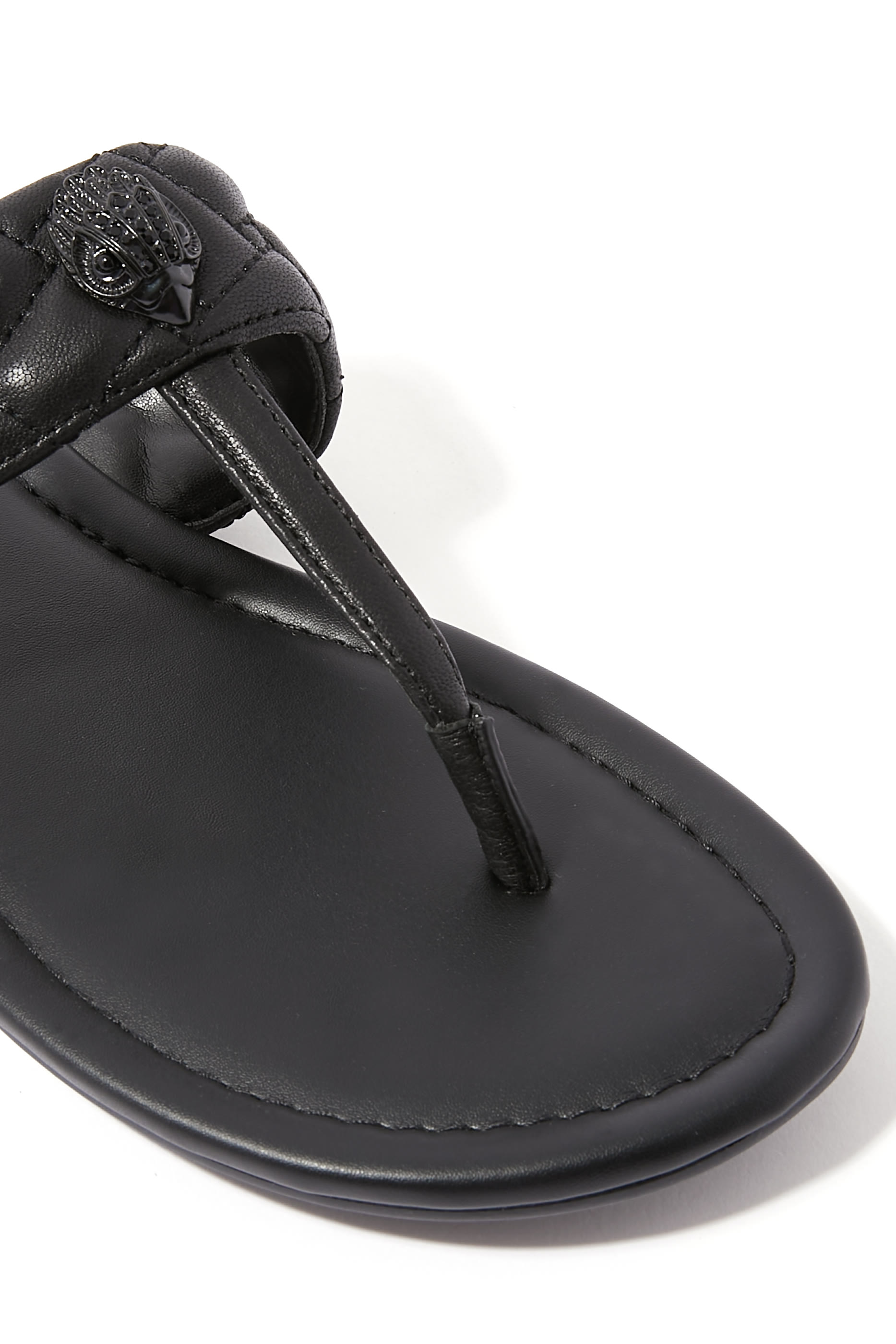 صندل كنسينغتوج جلد بسير على شكل حرف T