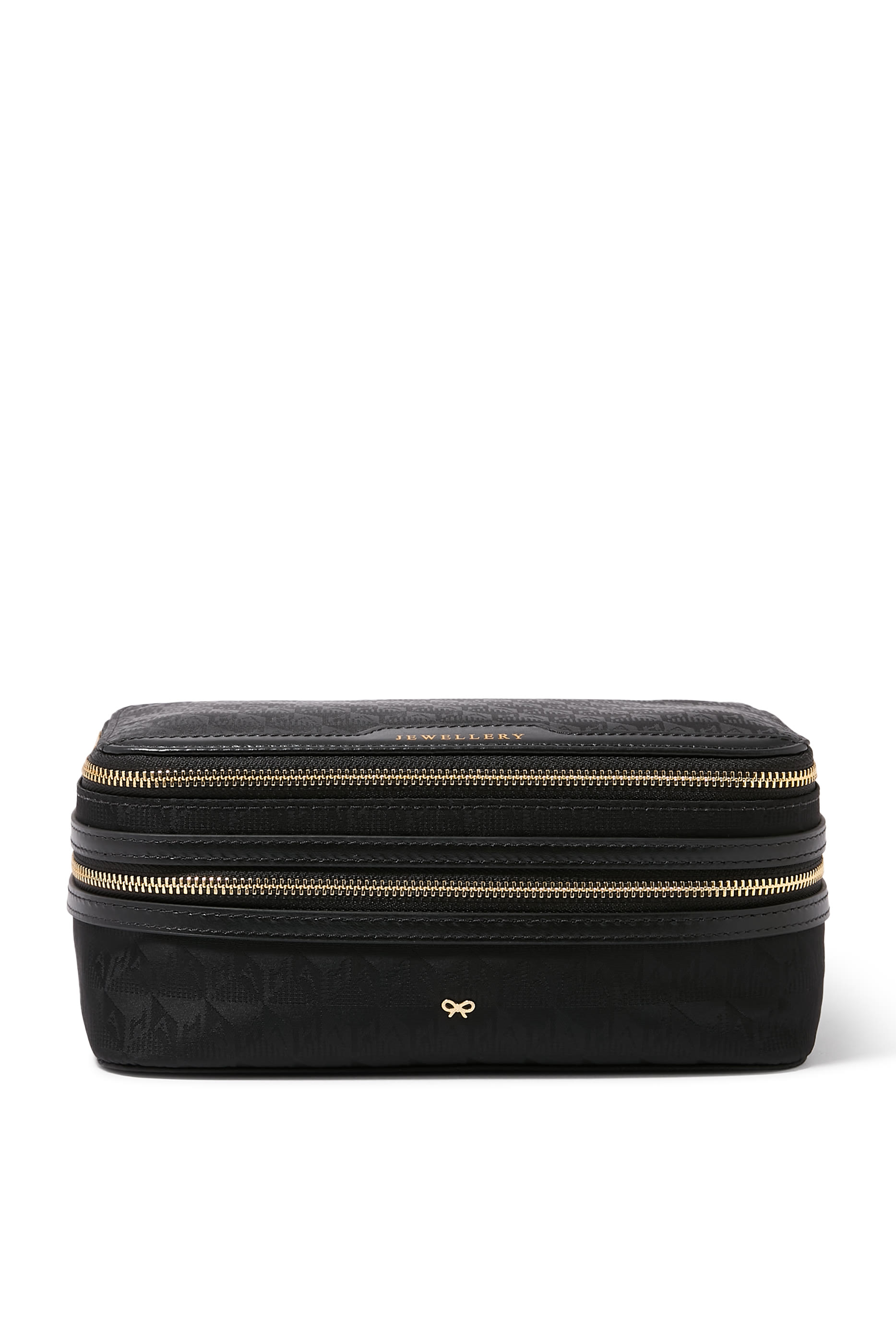  حقيبة مجوهرات صغيرة بشعار الماركة