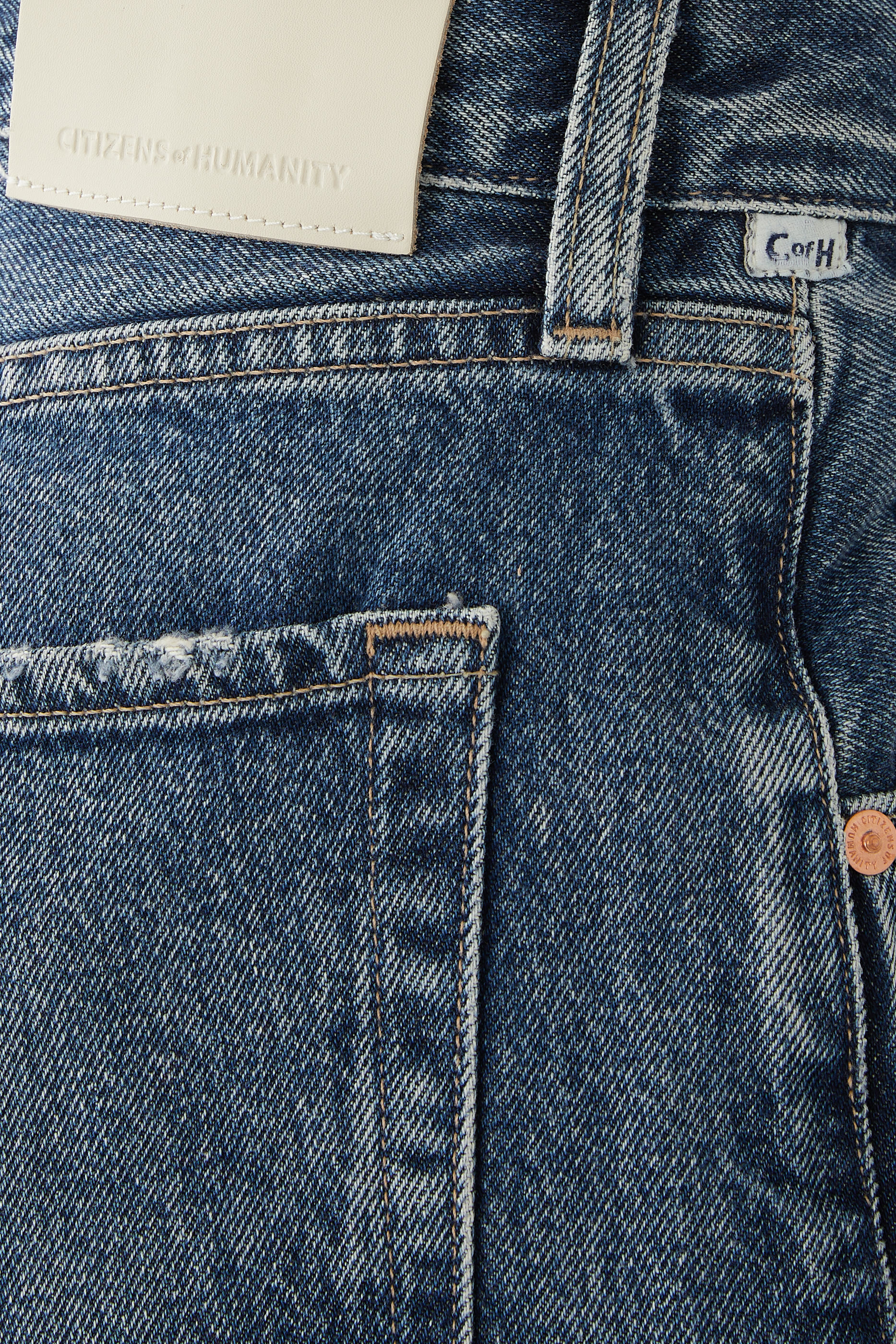 بنطال جينز داليا بقصة ساق أسطوانية وخصر منخفض قماش ناعم