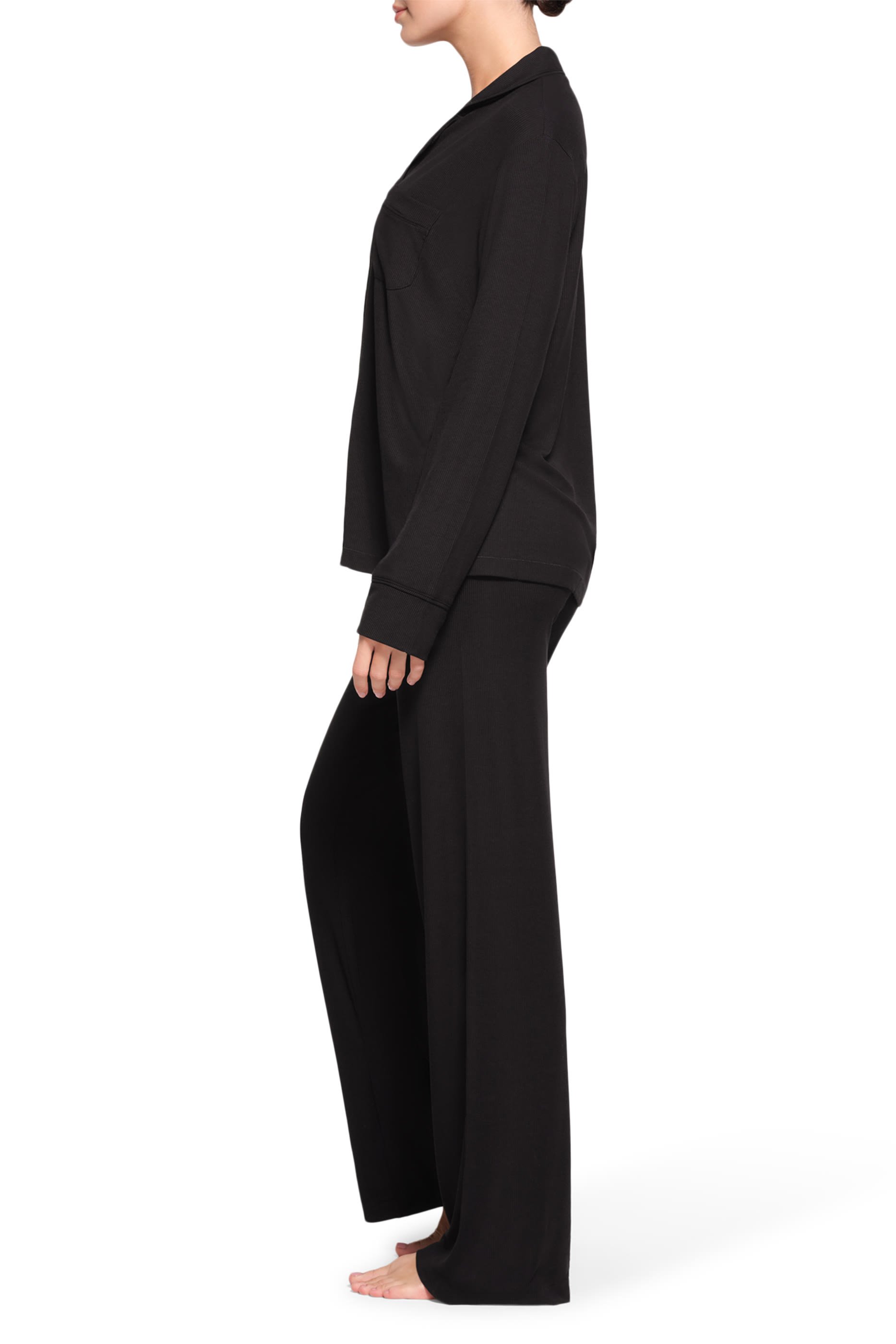 طقم نوم لونج ناعم