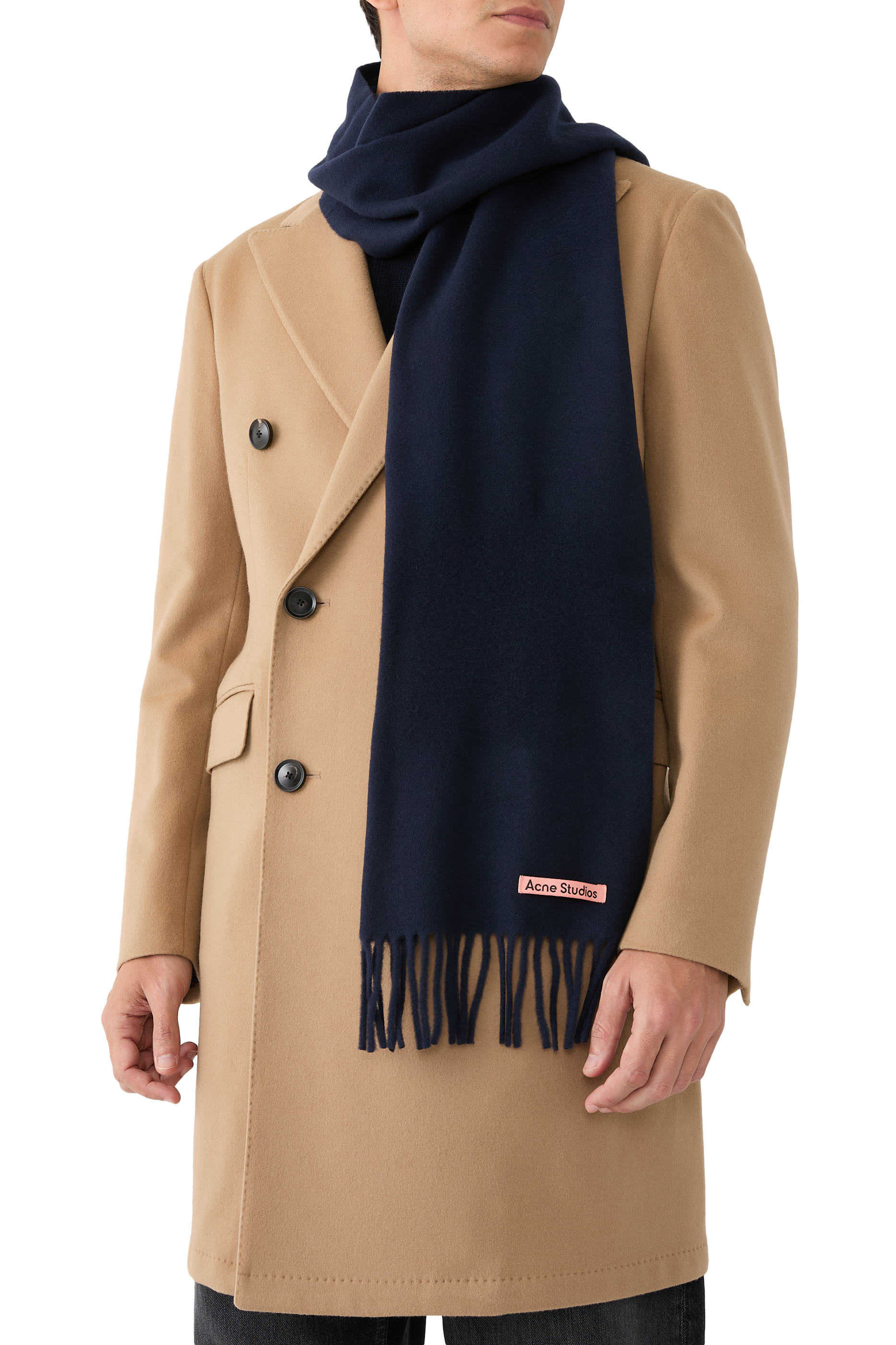 وشاح بوشرّابات صوف