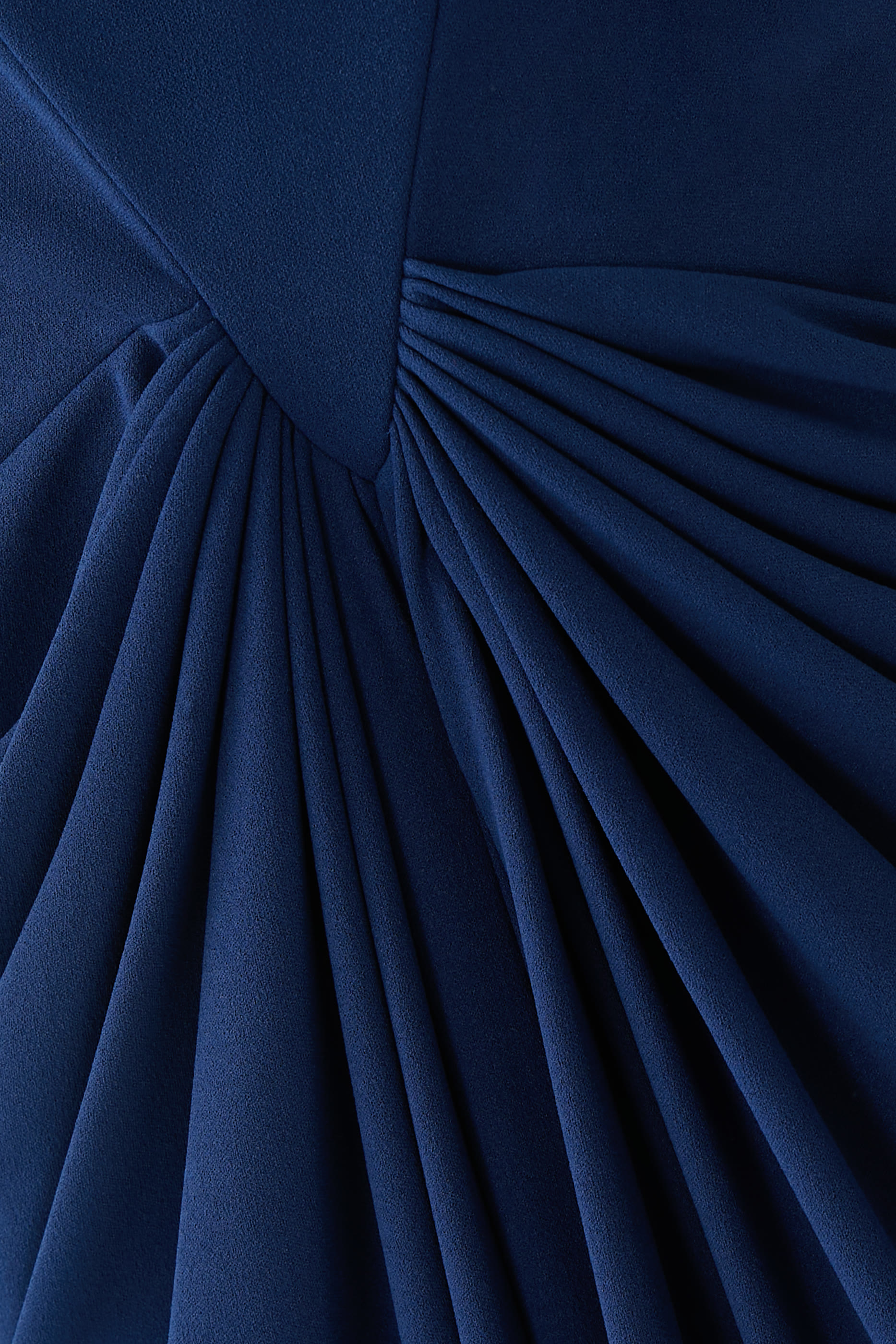 فستان سهرة سيرافين بطيات وياقة مطوية