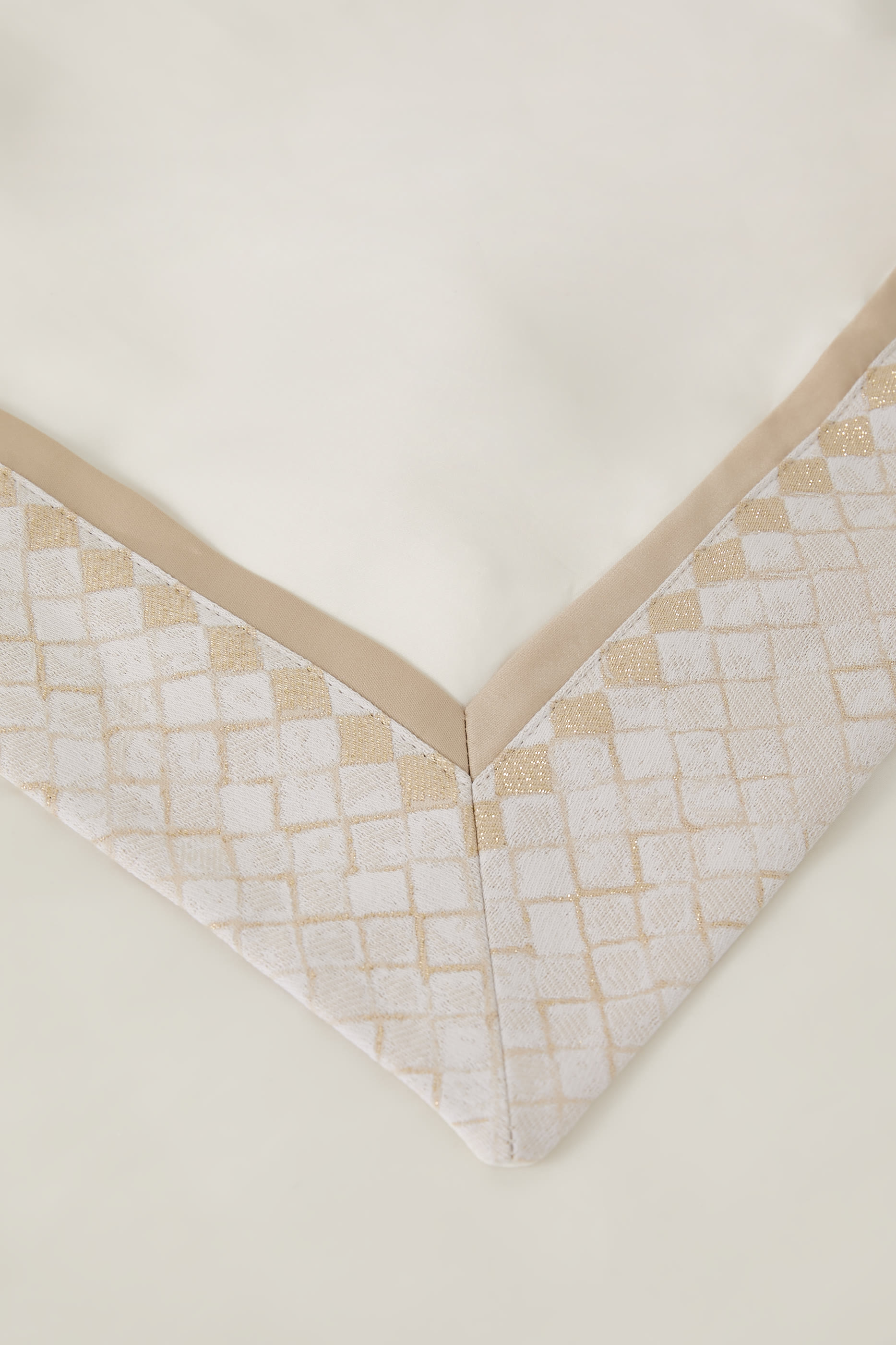 غطاء وسادة كيريلوس أكسفورد