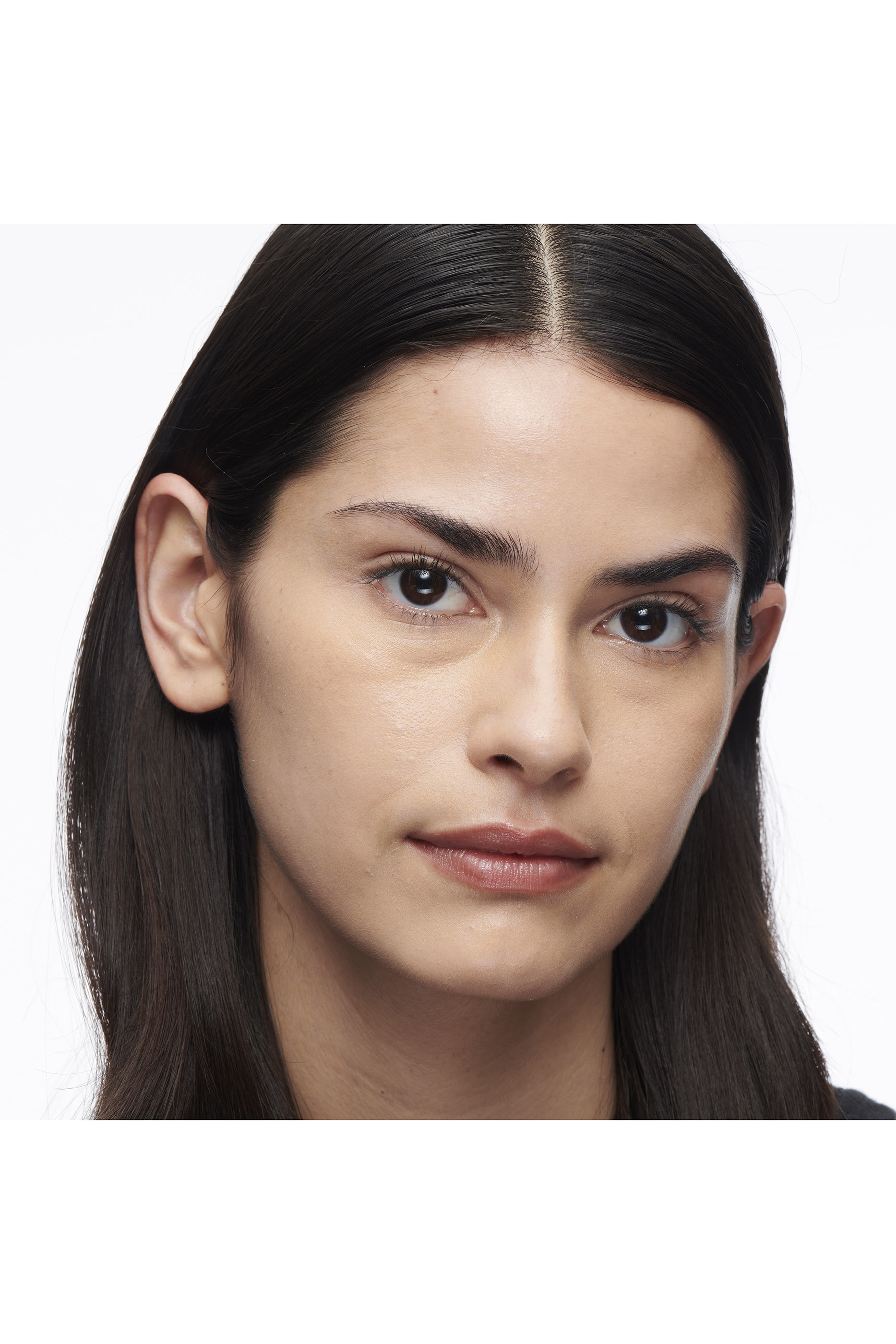 خافي عيوب ستوديو راديانس بفعالية السيروم