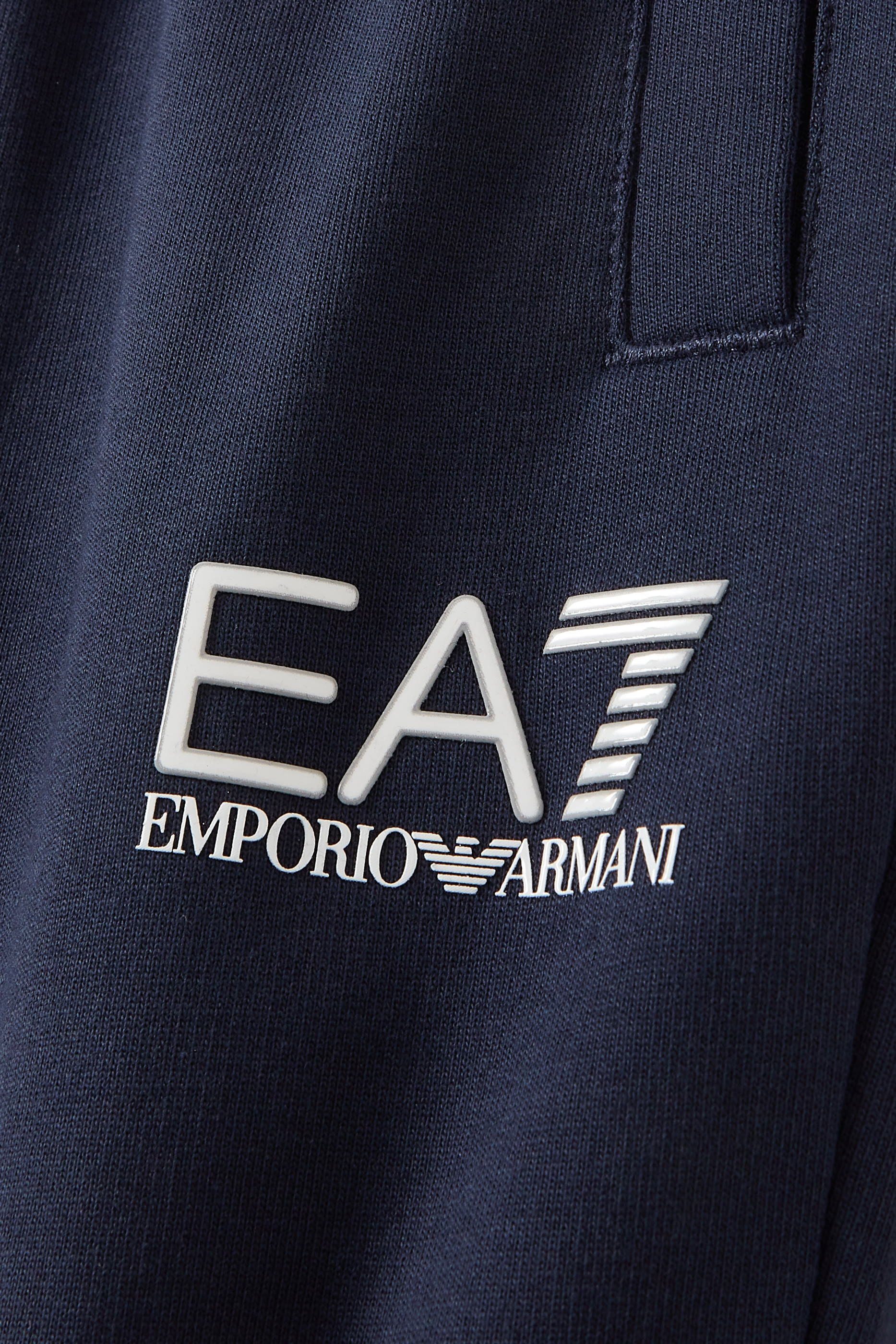 شورت برمودا بشعار الماركة