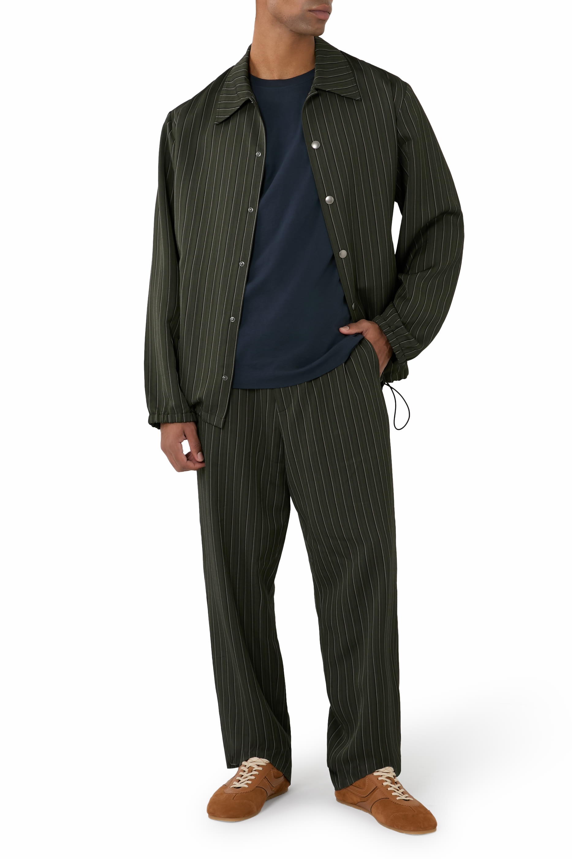 تيشيرت بأكمام قصيرة