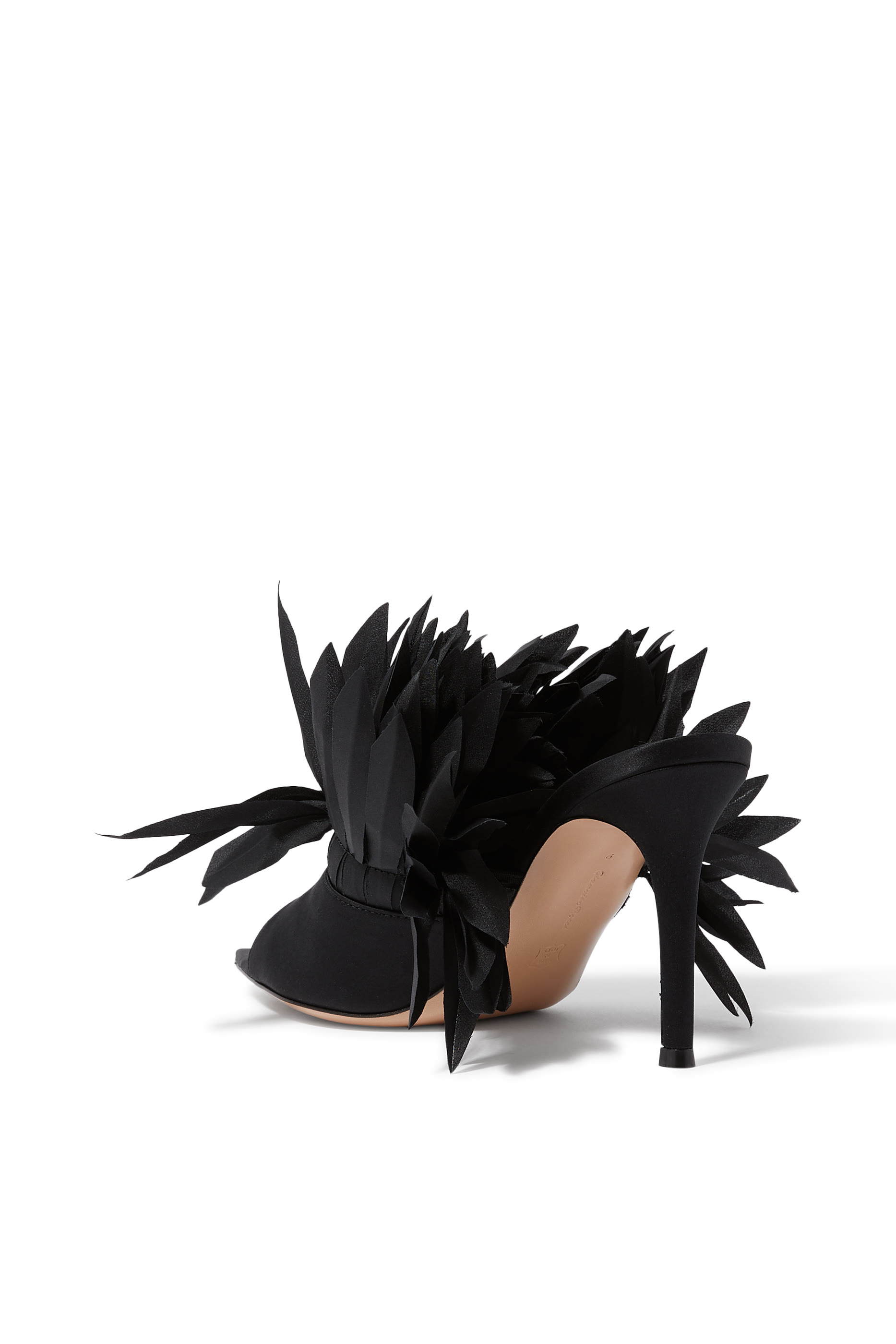 حذاء دانياه  85 مزين بتفاصيل زهرة شمواه