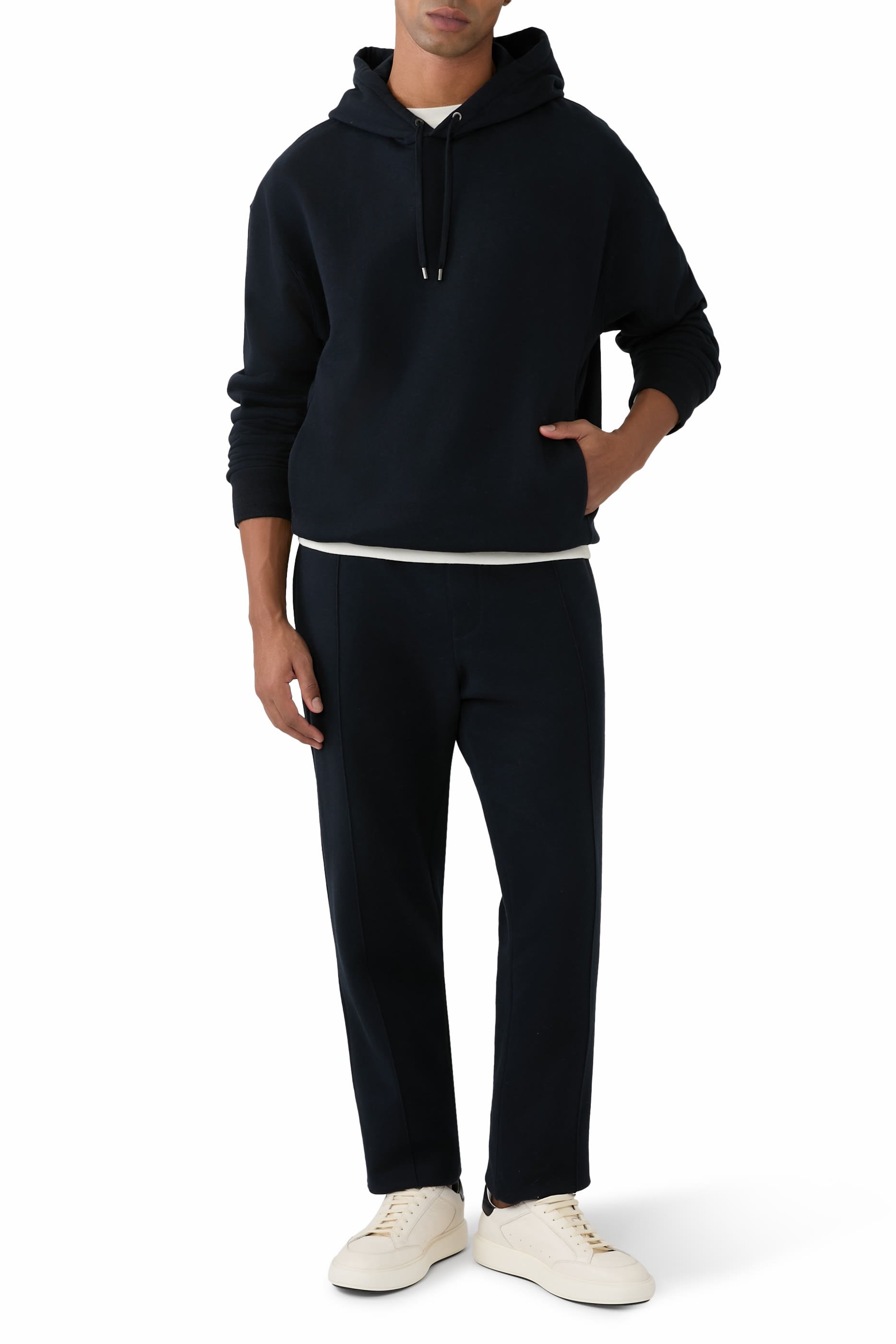 كنزة بغطاء رأس بأكمام طويلة