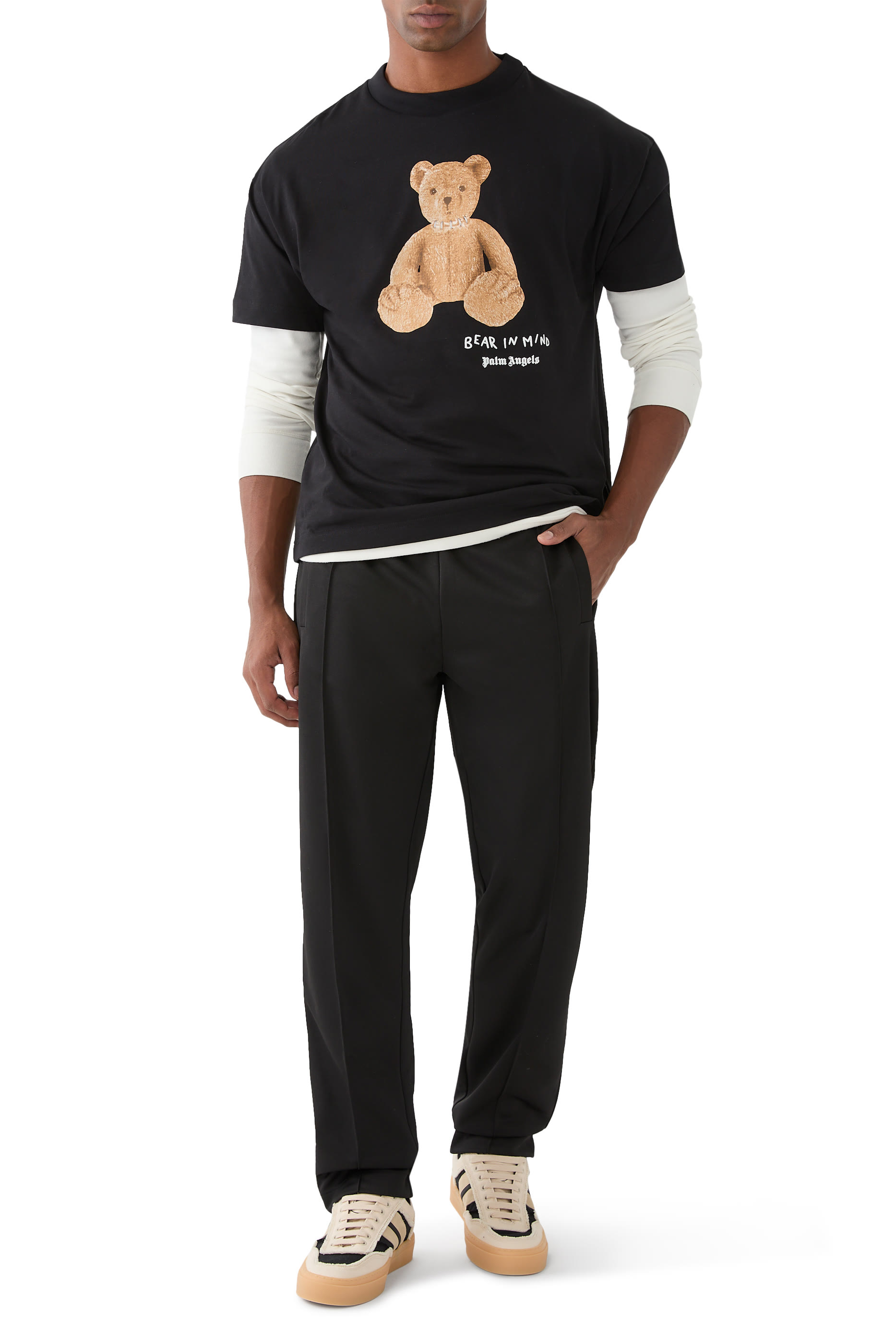 بنطال رياضي بشعار الماركة المقوس