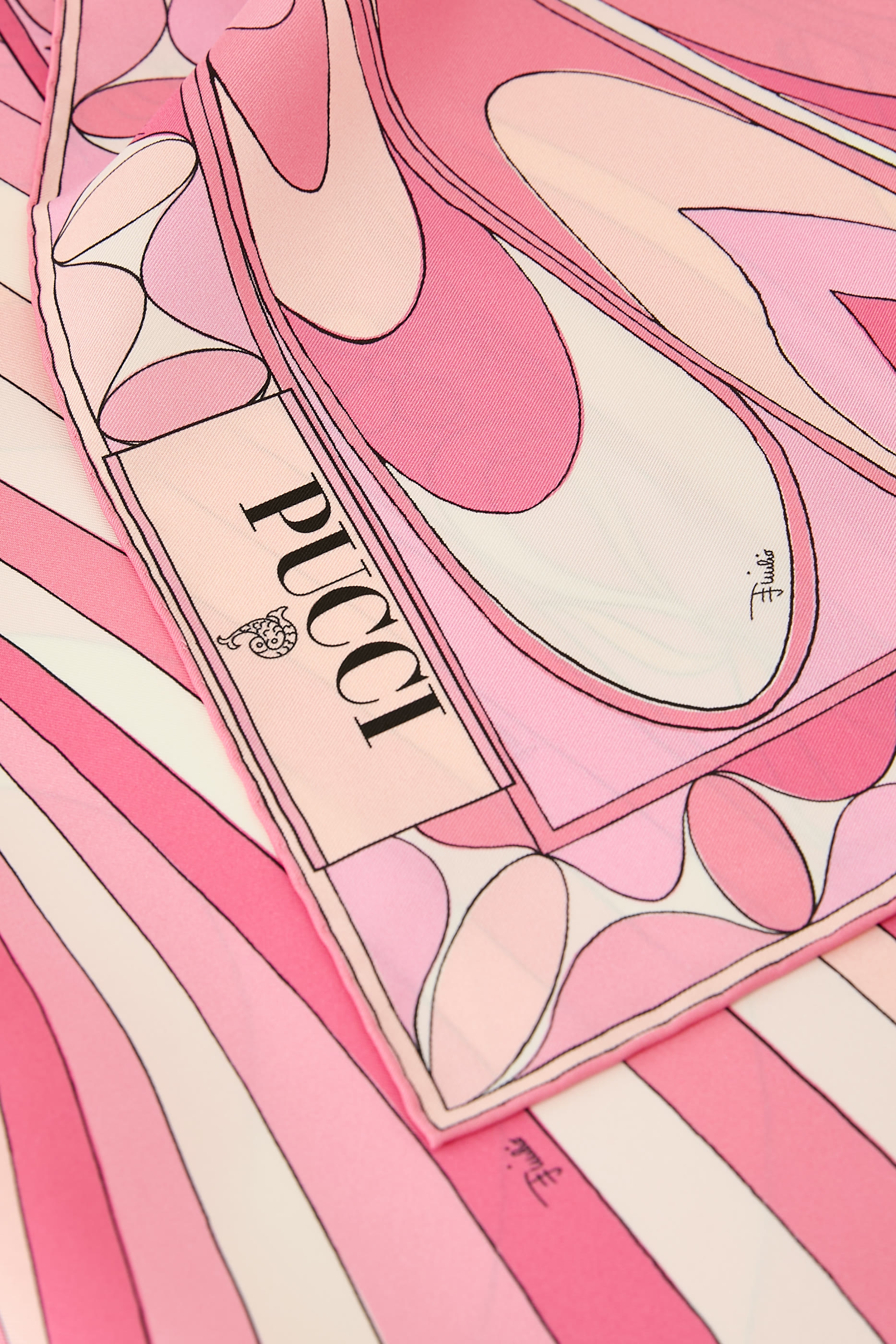 وشاح حرير تويل