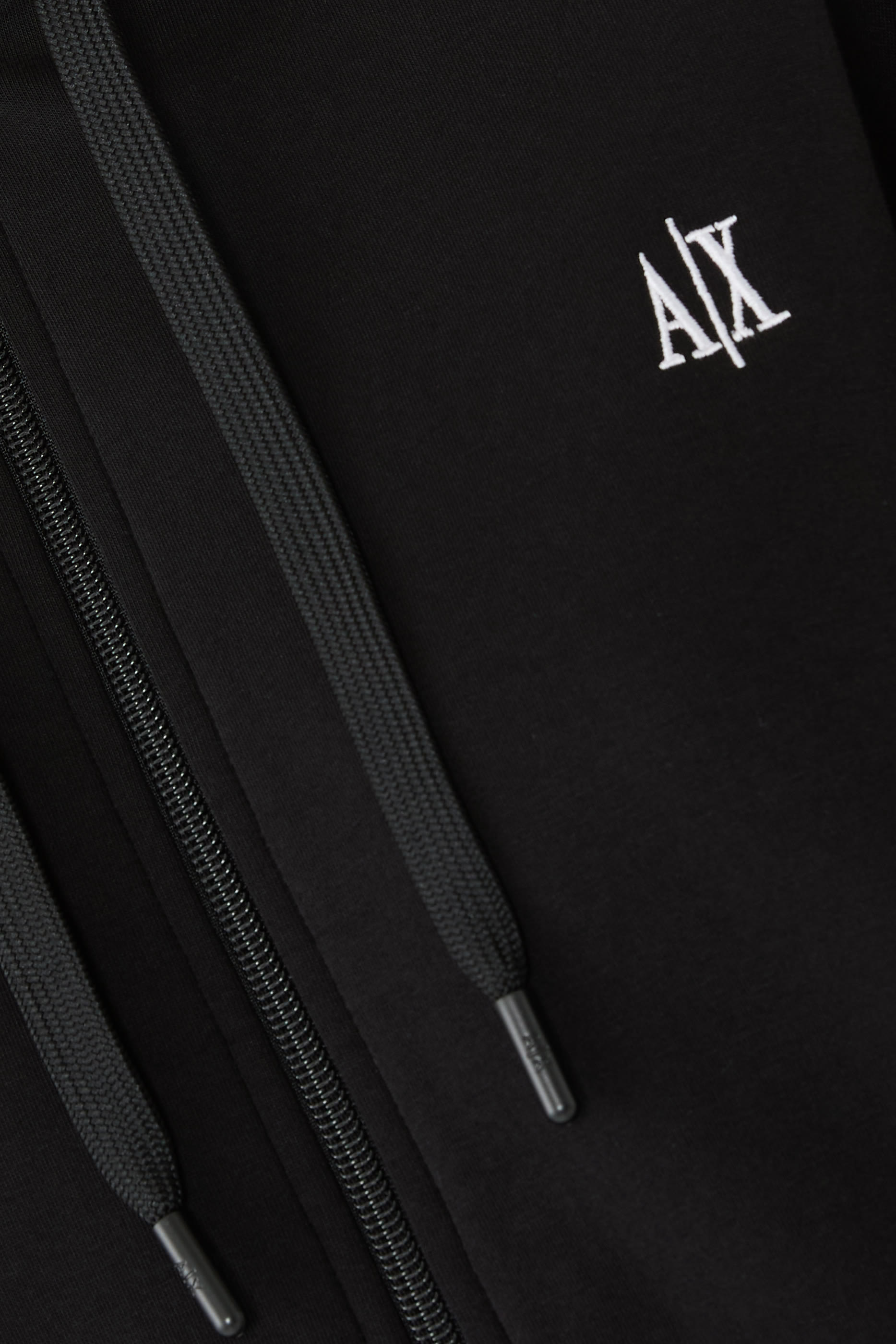 سويت شيرت بشعار الماركة قطن