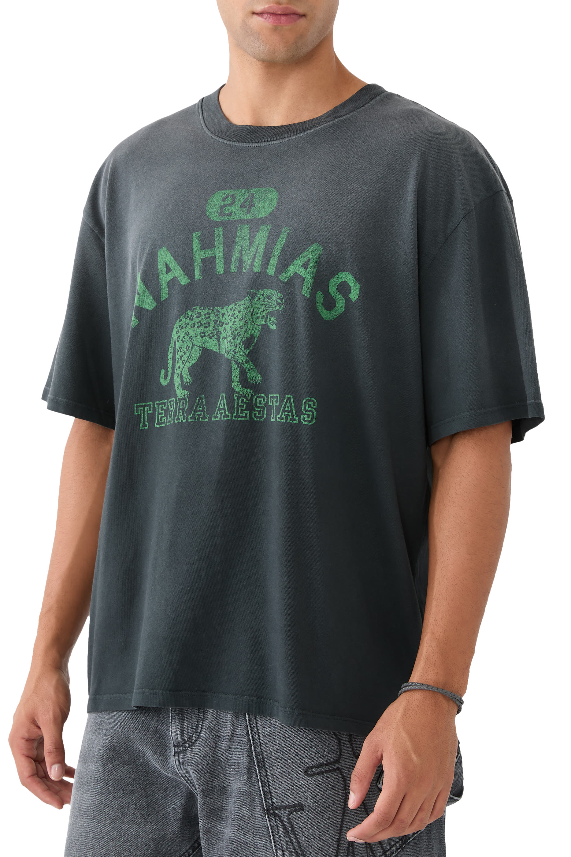 تيشيرت تيراستيف بقصة مربعة