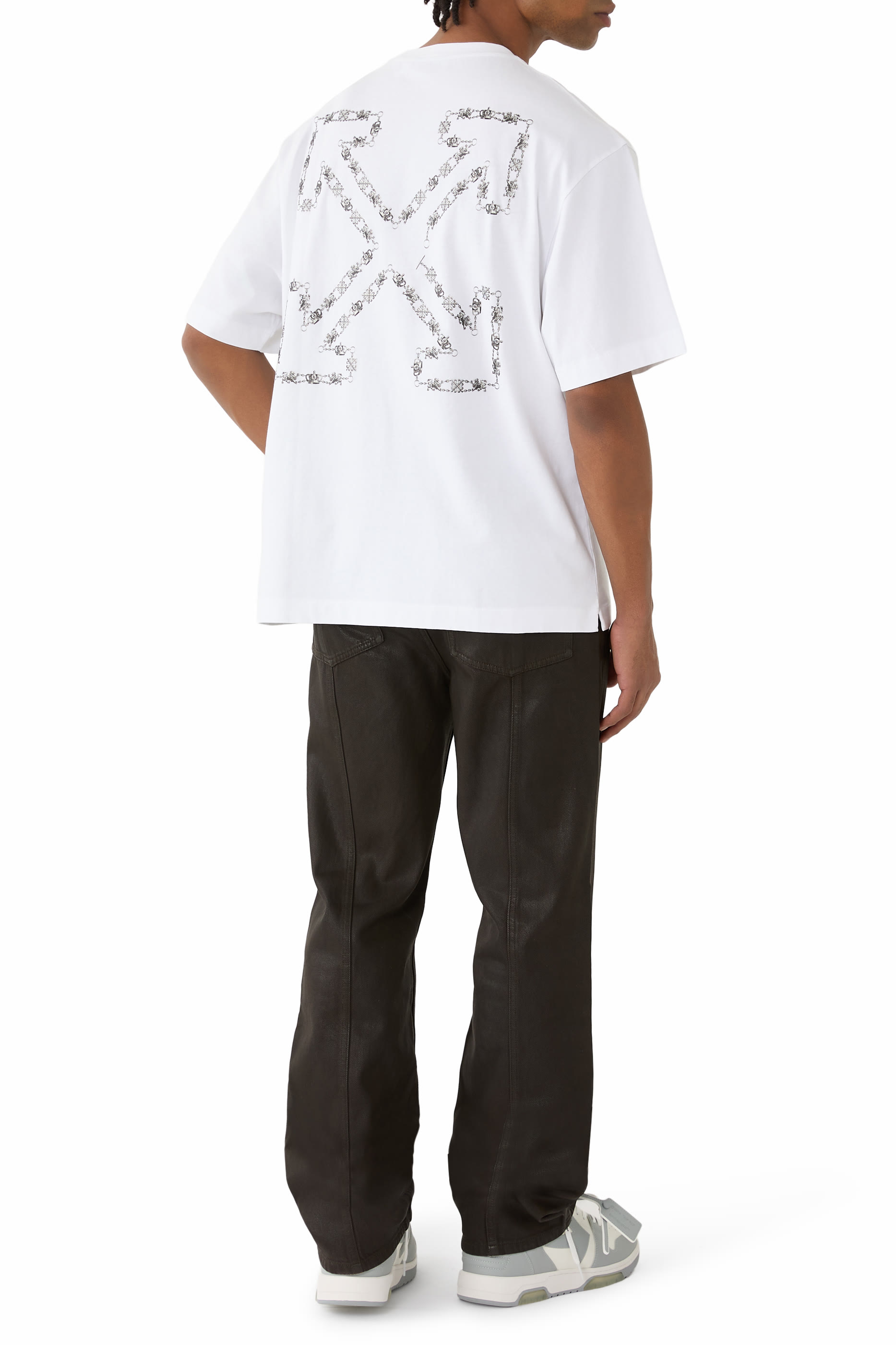 تيشيرت سكيت بشعار الأسهم بتصميم سلاسل 