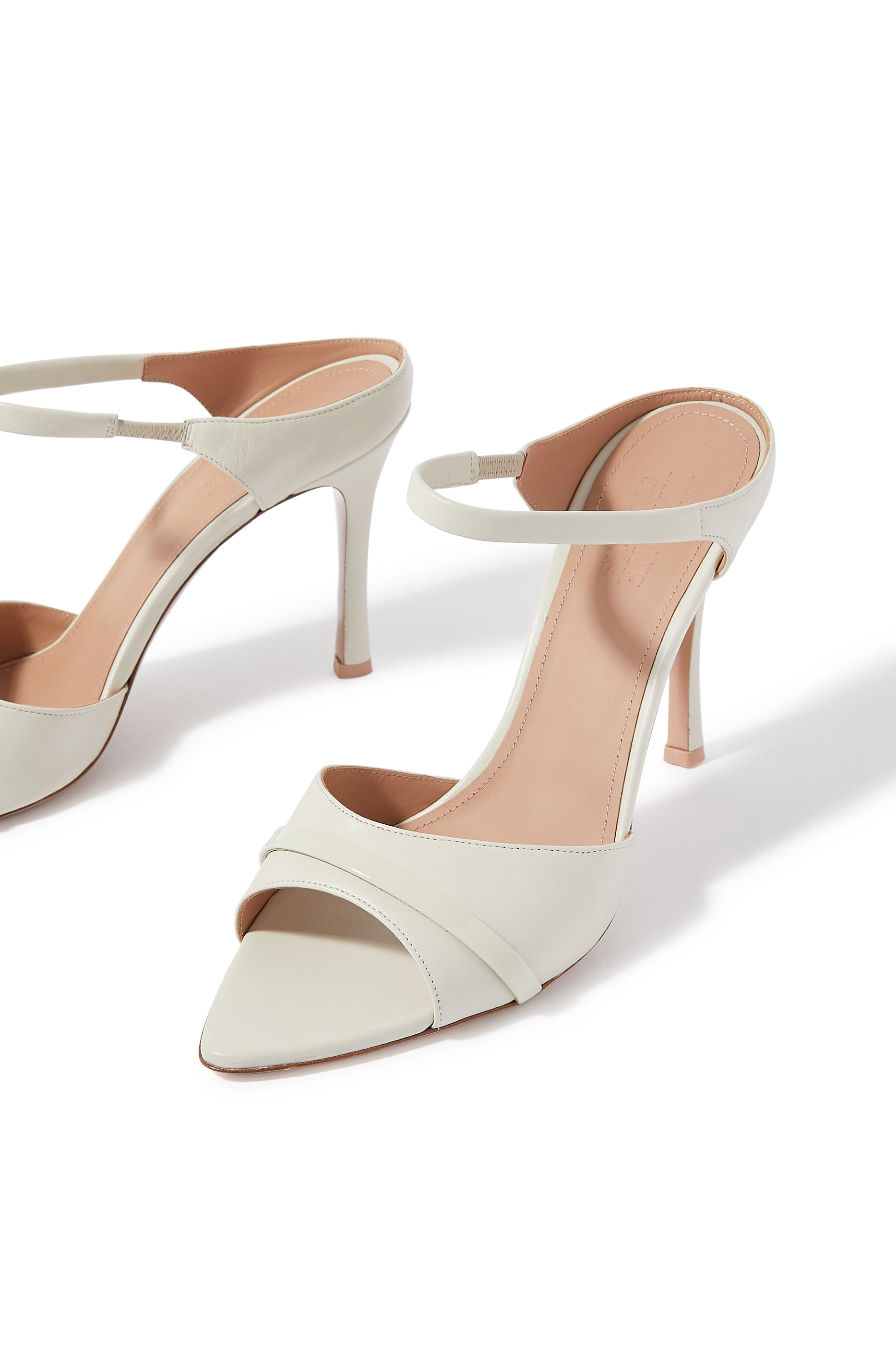 حذاء اونا 90 مفتوح من الخلف بمقدمة مفتوحة