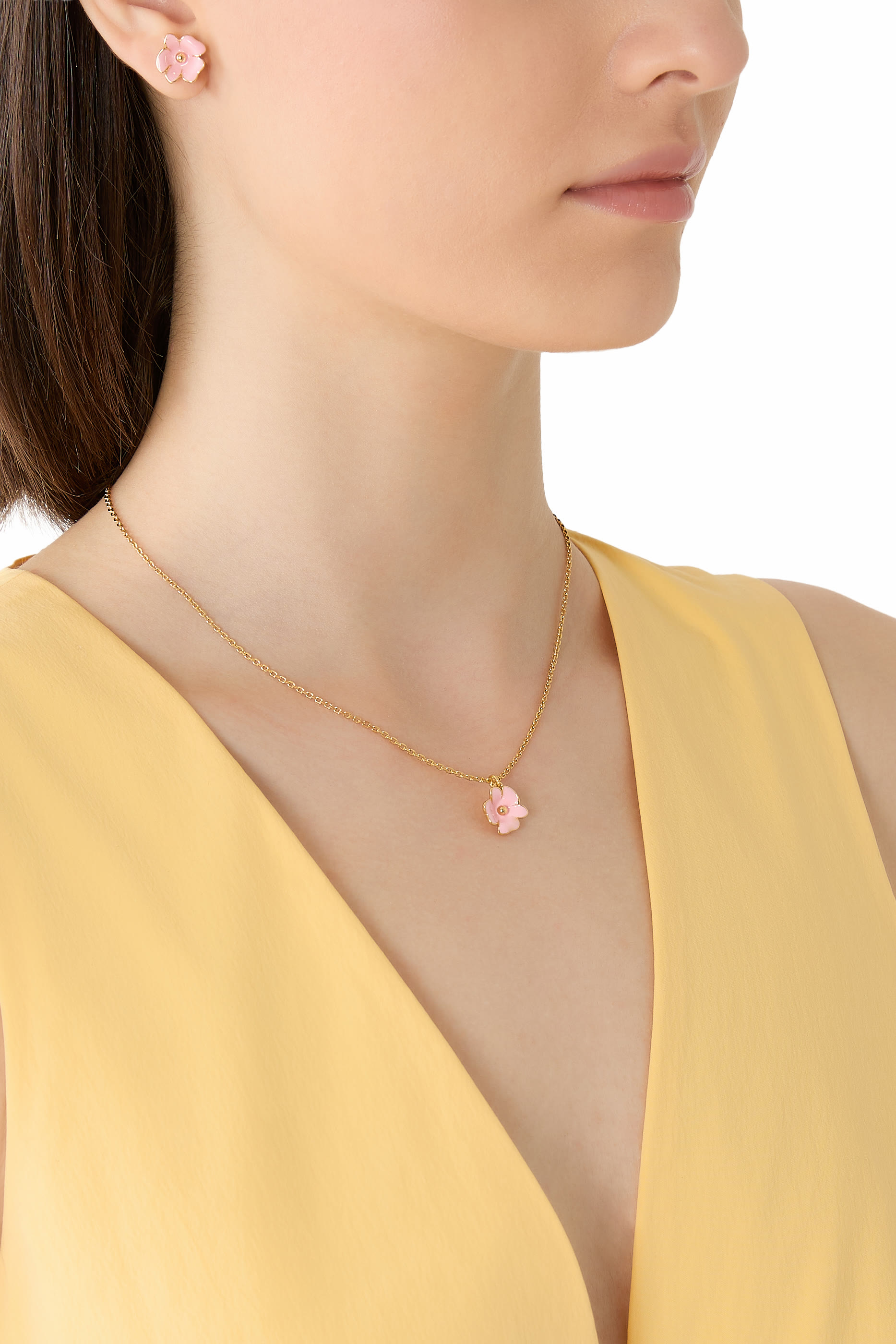 قلادة بدلاية بتصميم زهرة بمينا 