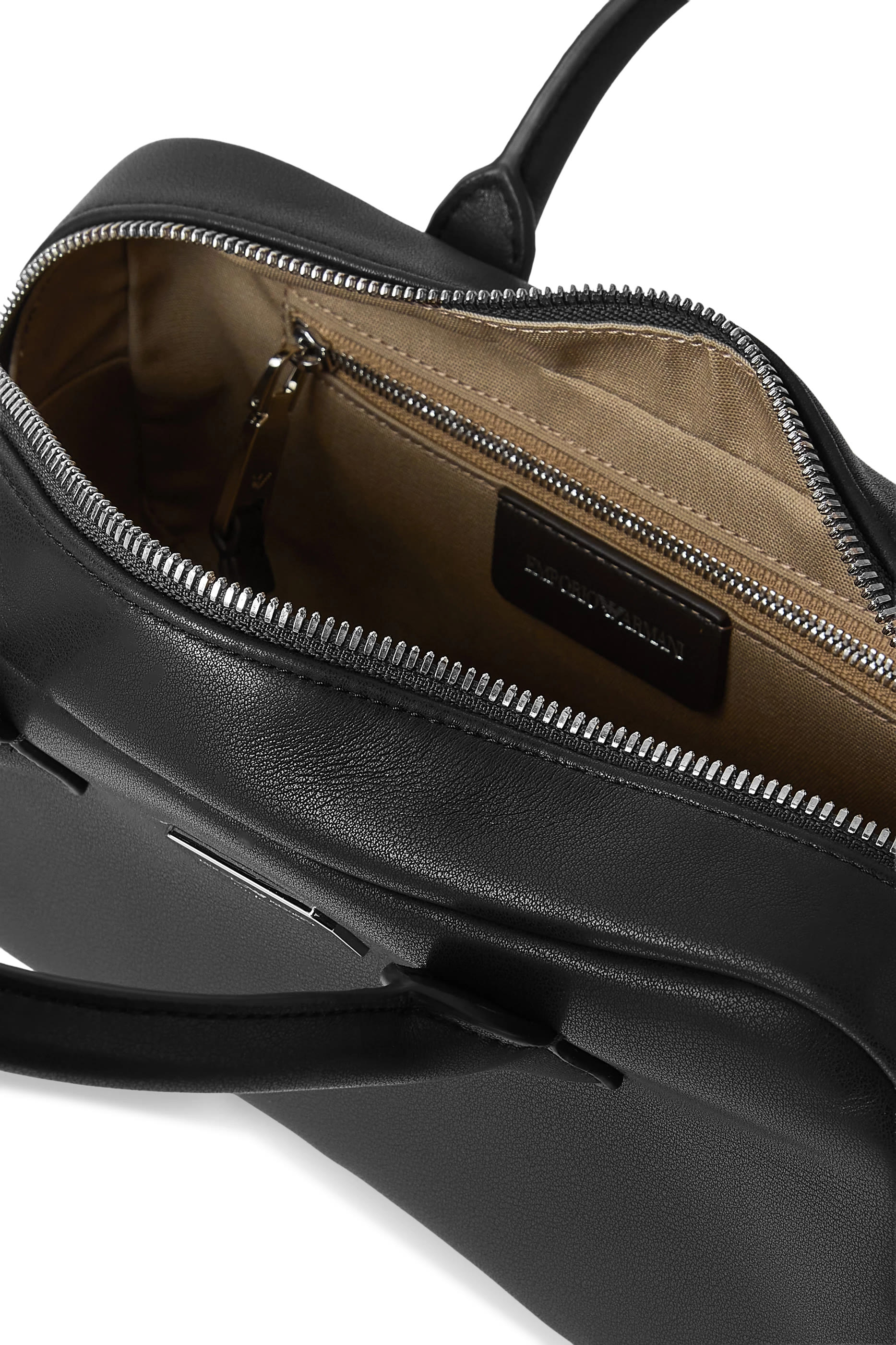 حقيبة يد بشعار الماركة جلد