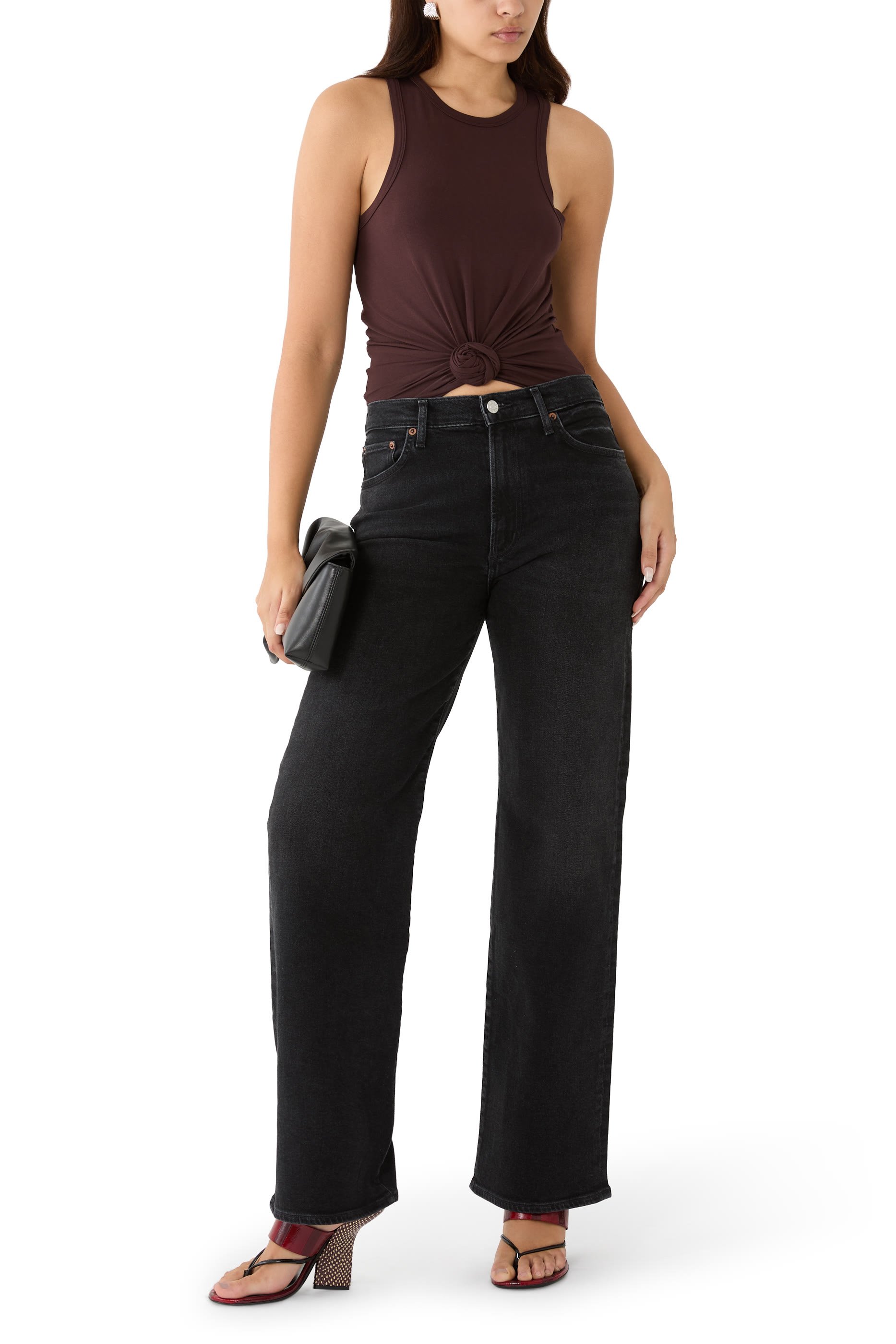 بلوزة بلا أكمام بعقدة