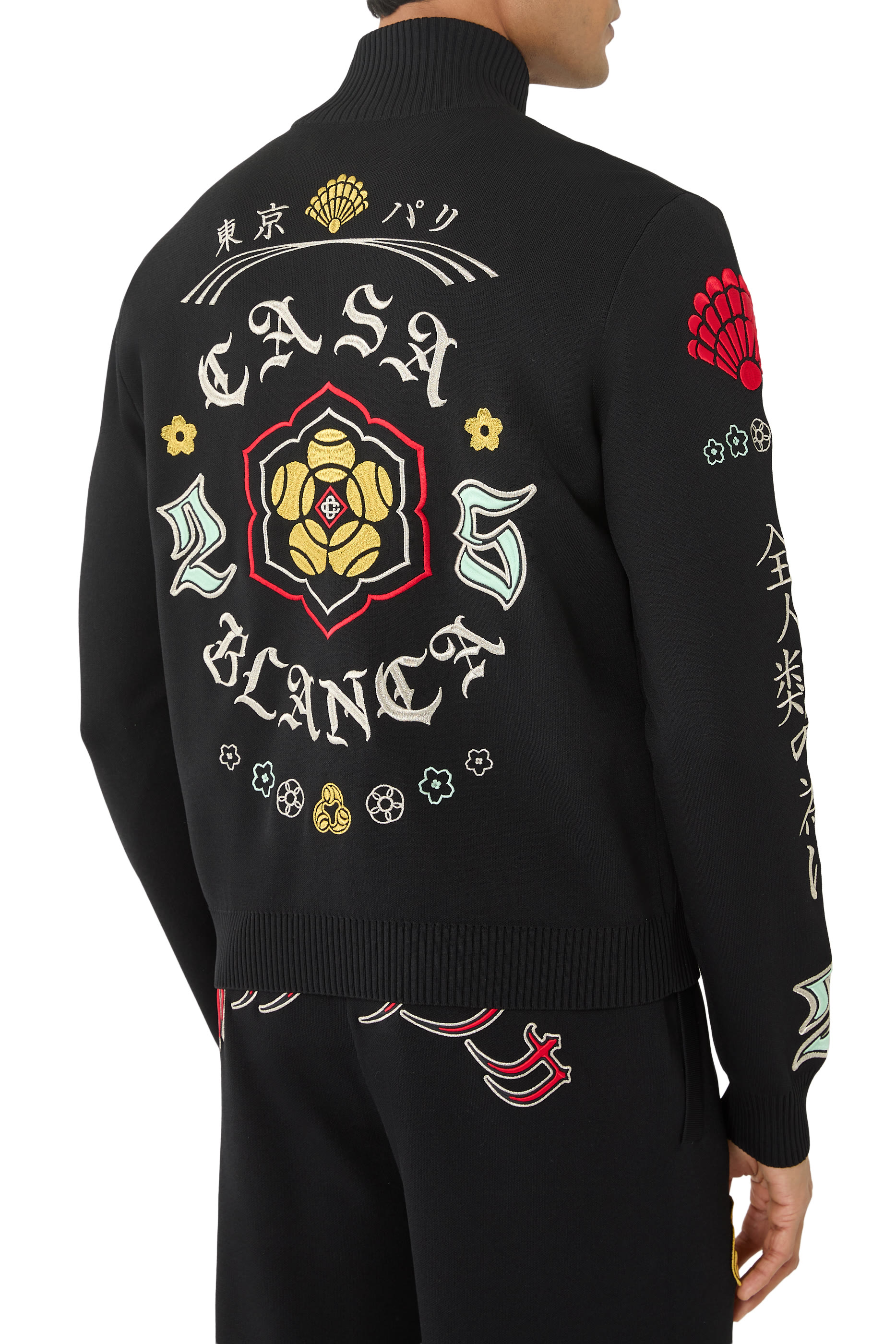 جاكيت رياضي مطرز