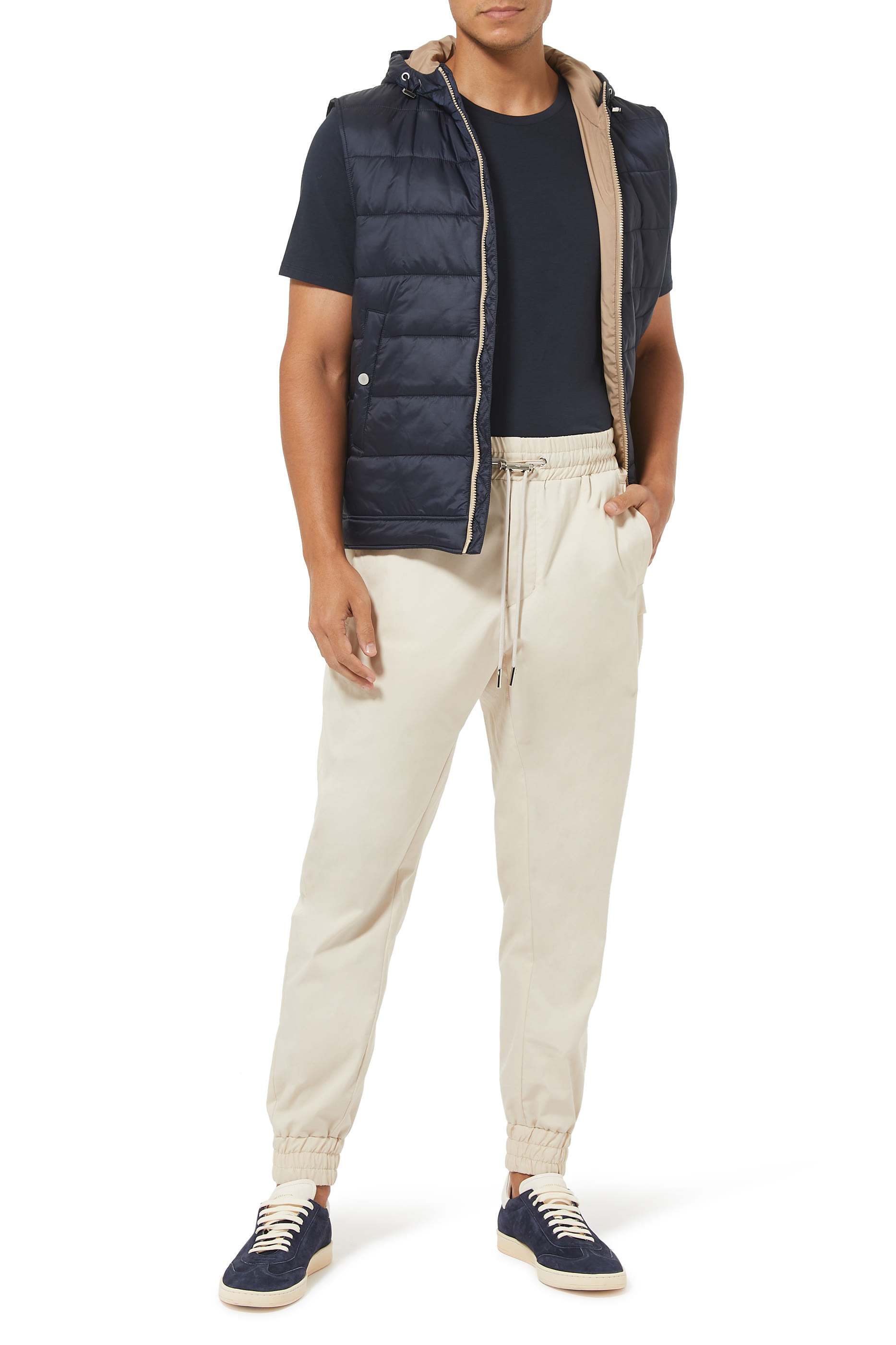 تي شيرت بفتحة رقبة مستديرة