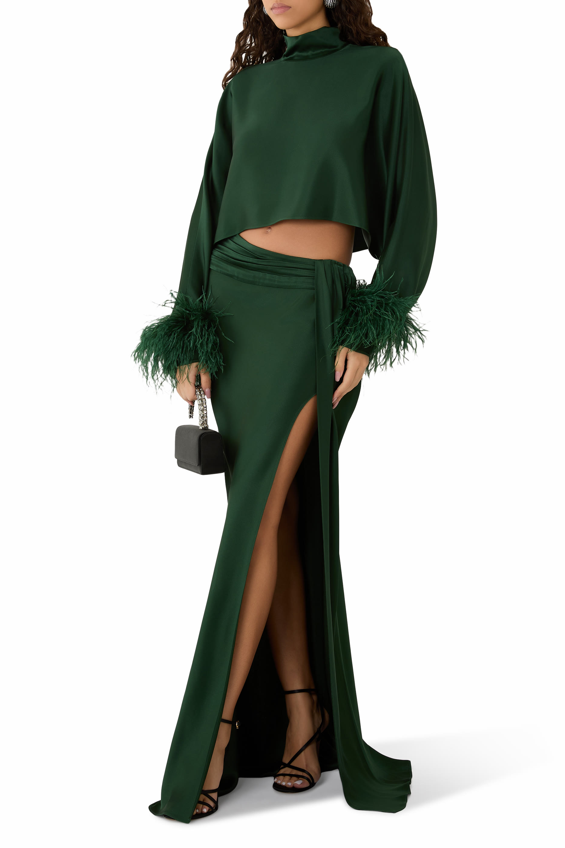 بلوزة قفطان مزينة بريش ساتان