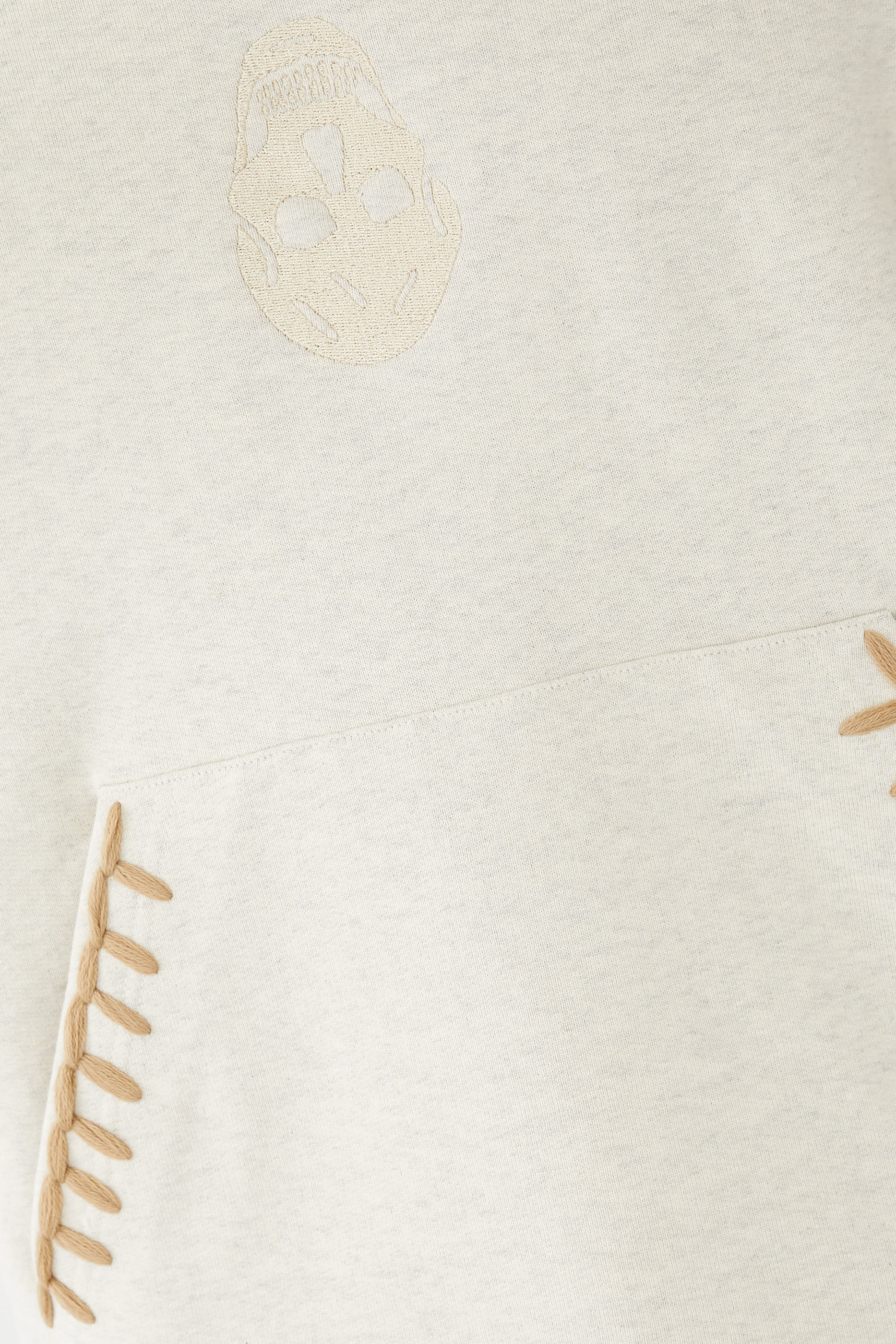 سويت شيرت بغطاء للرأس وتطريز بتصميم جمجمة