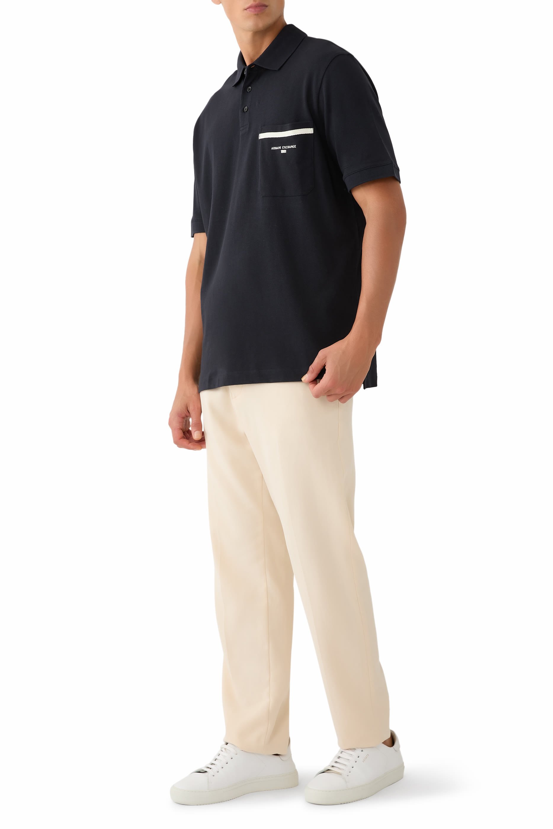 قميص بولو مارينا بجيب جانبي وشعار الماركة 