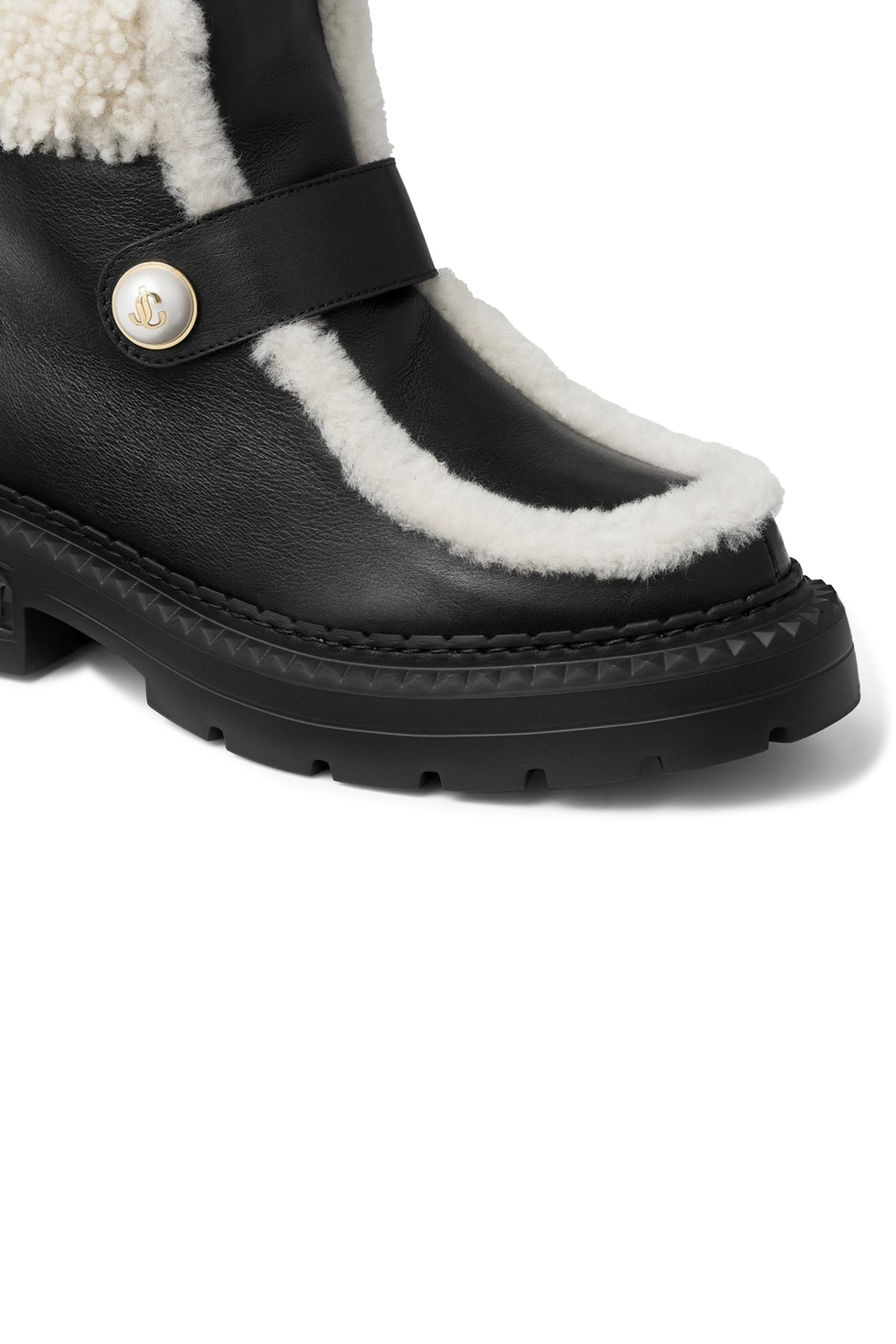 بوت شيا بطول الكاحل جلد وفرو