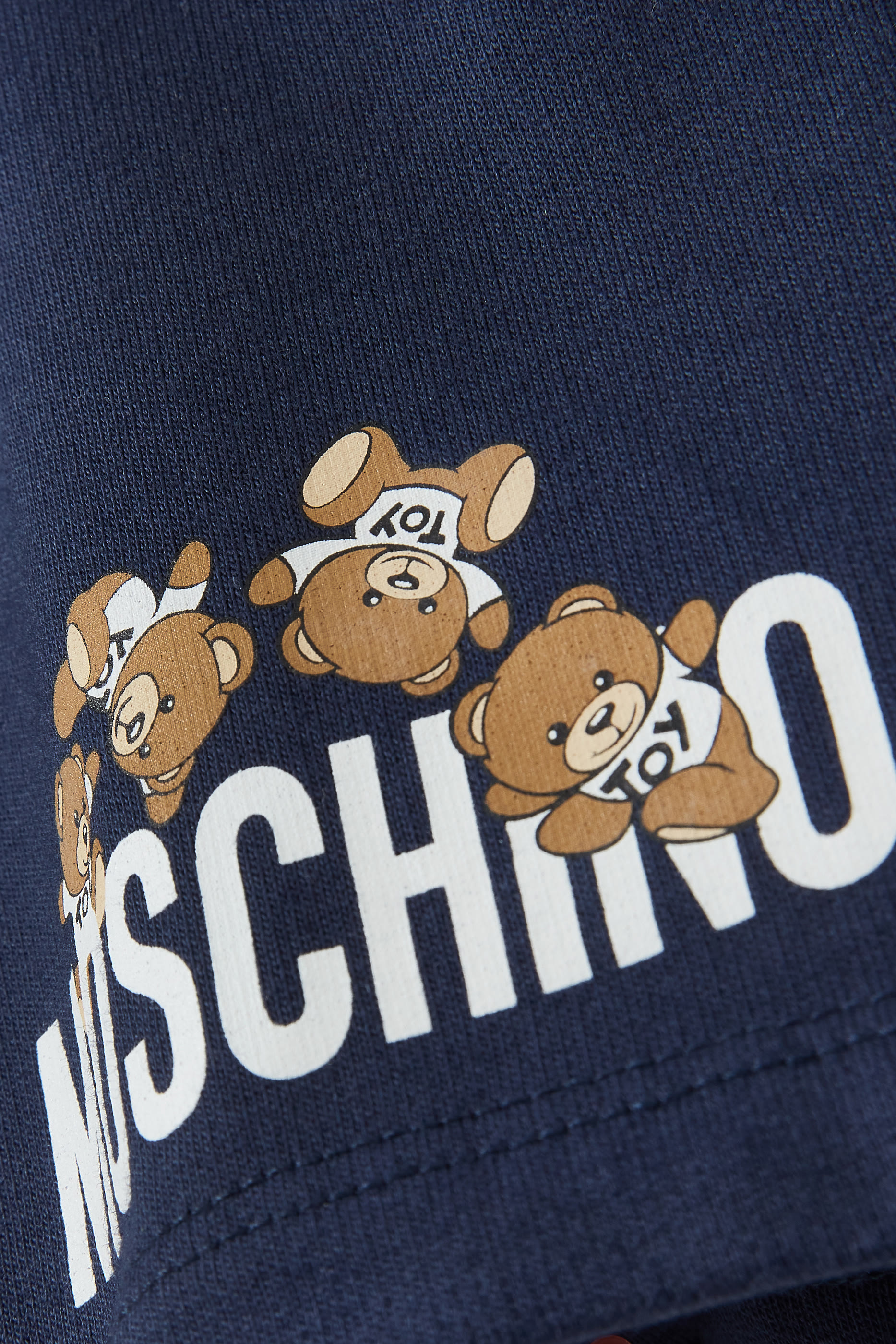 شورت بشعار الماركة للأطفال