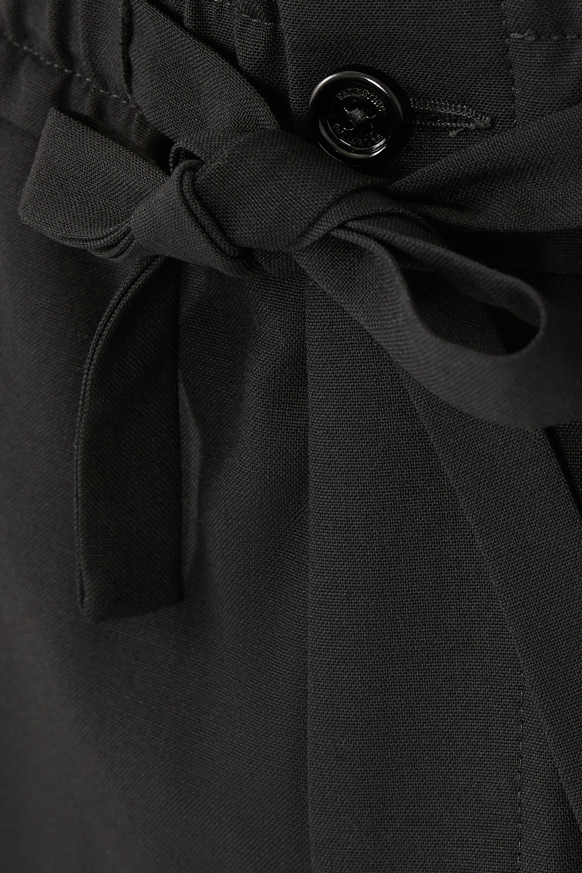 بنطال بقصة ساق مستقيمة