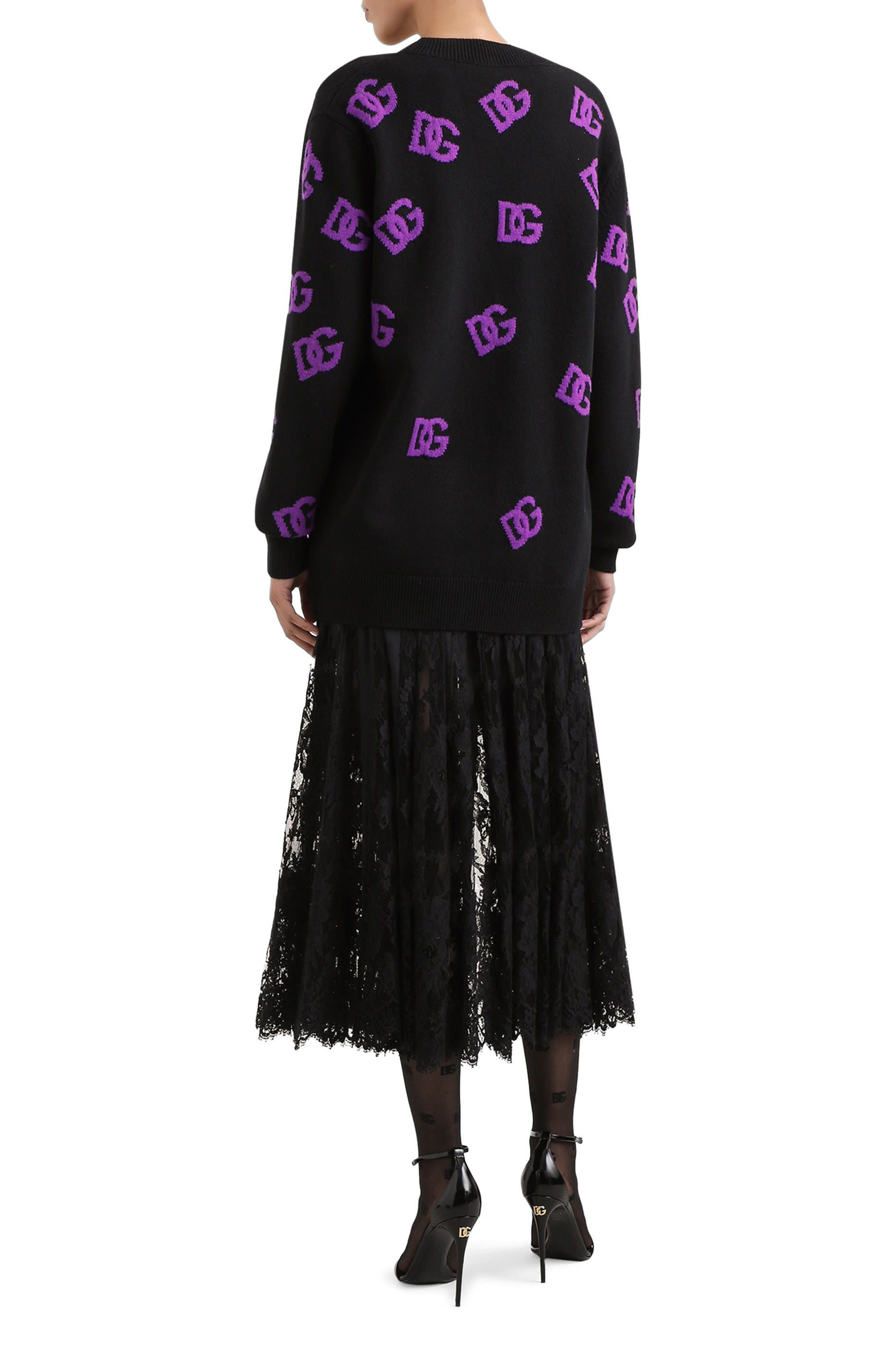 كارديجان مطرز بشعار الماركة