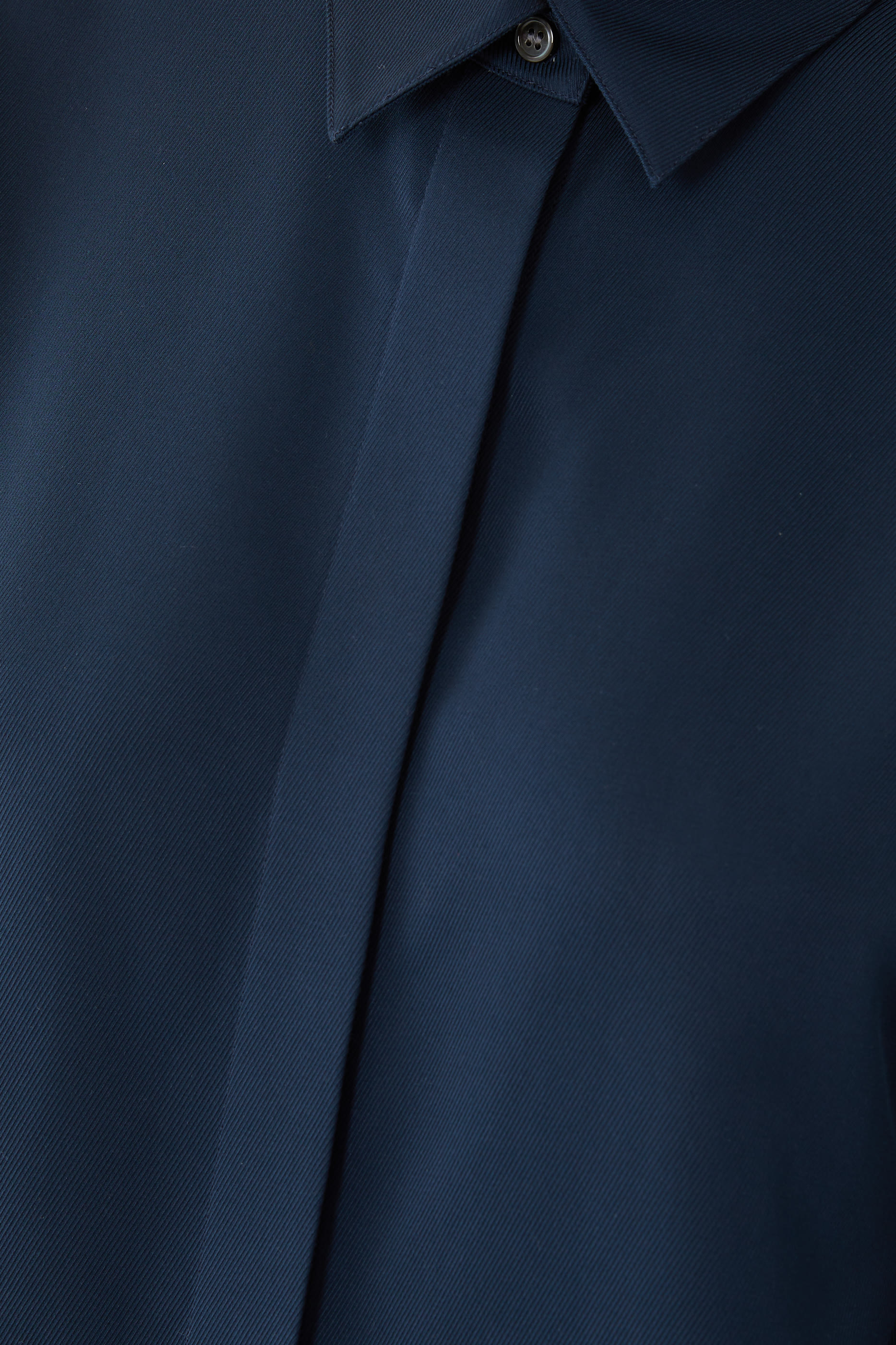 قميص منزوير كلاسيكي