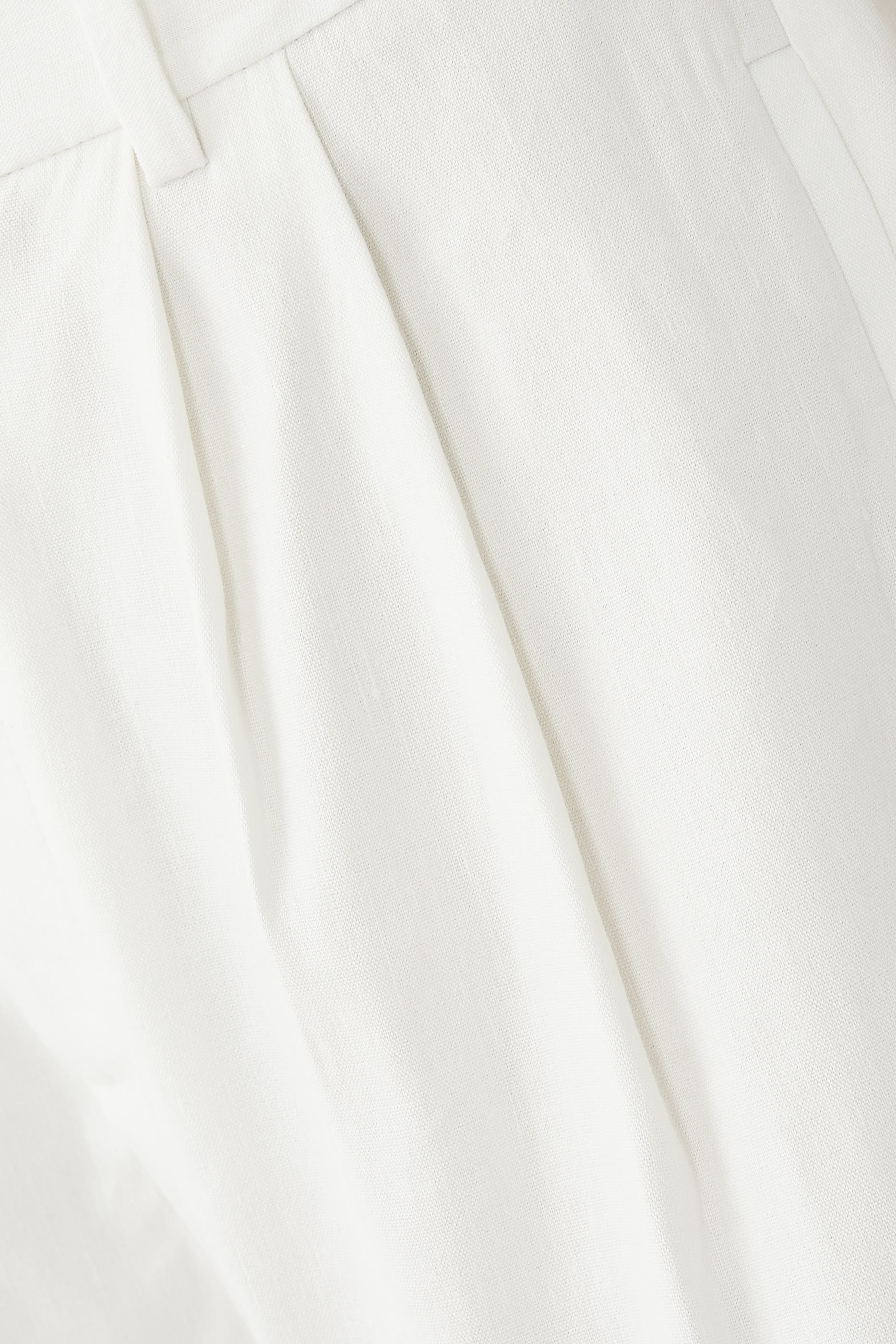 شورت كورني بطيات