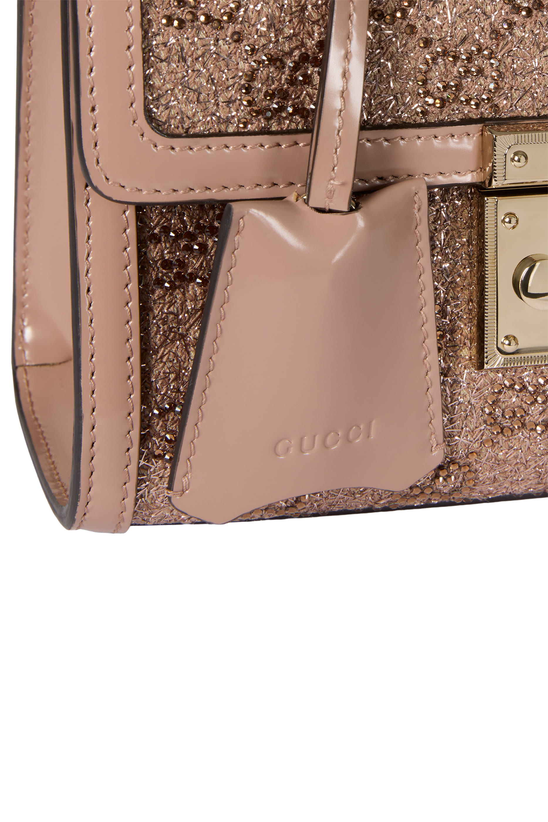 حقيبة صغيرة بيد علوية وقفل