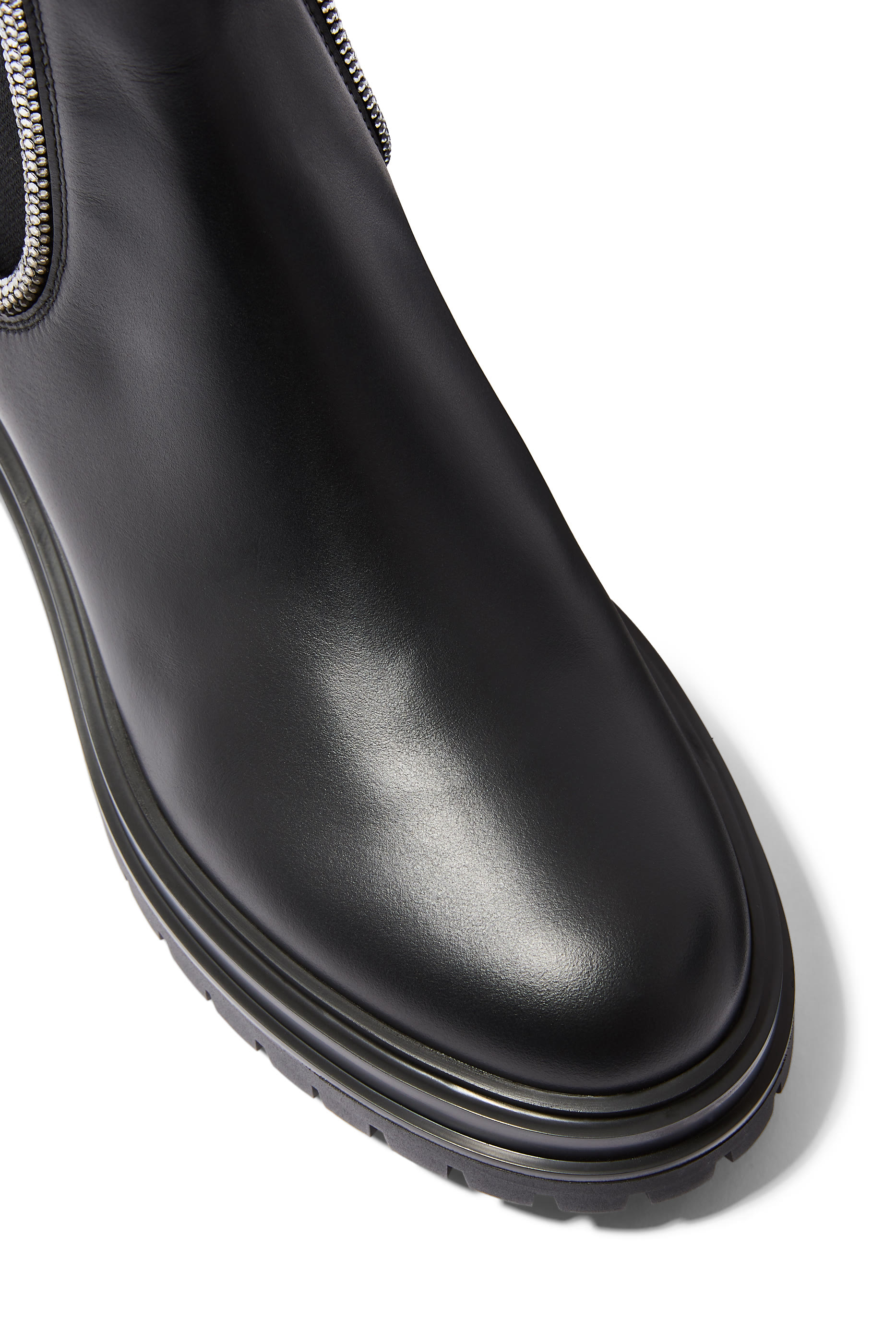 حذاء بوت تشستر مرصع بالكريستال