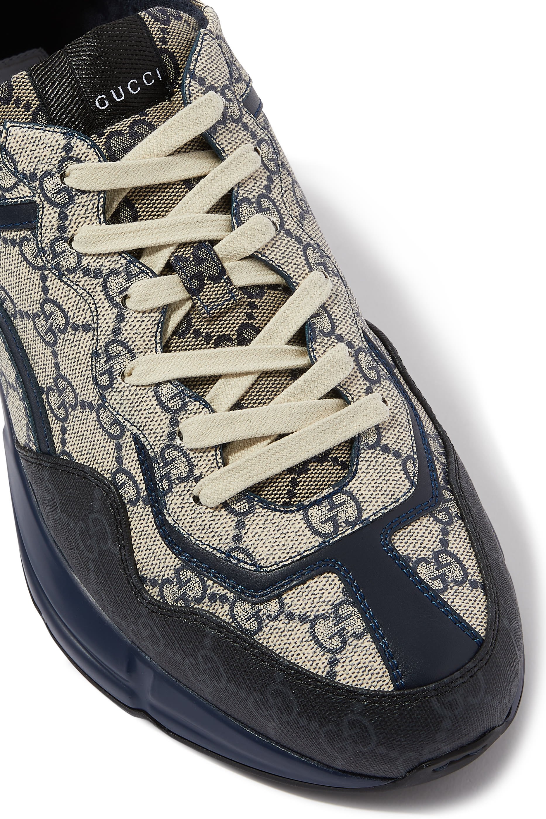 سنيكرز رايتون بشعار GG