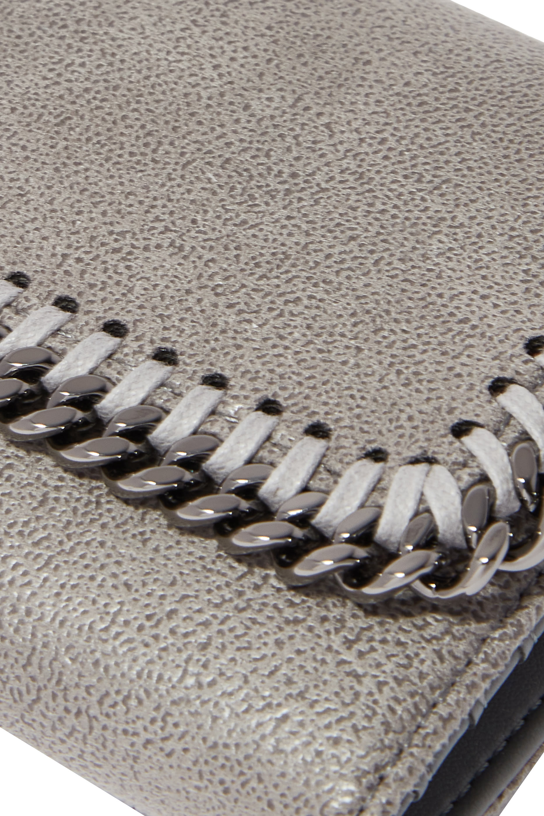 محفظة فالابيلا صغيرة بغطاء قلاب