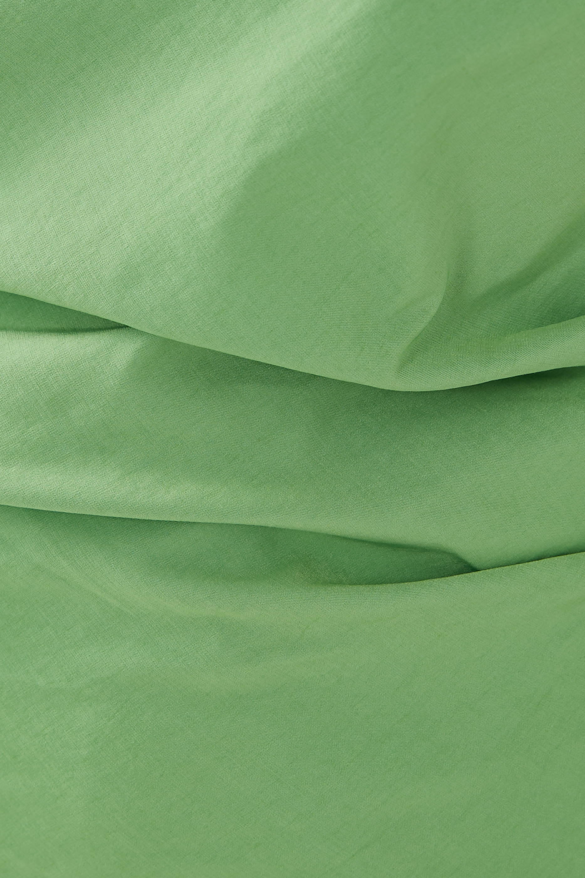 بلوزة رينا بقصة ضيقة