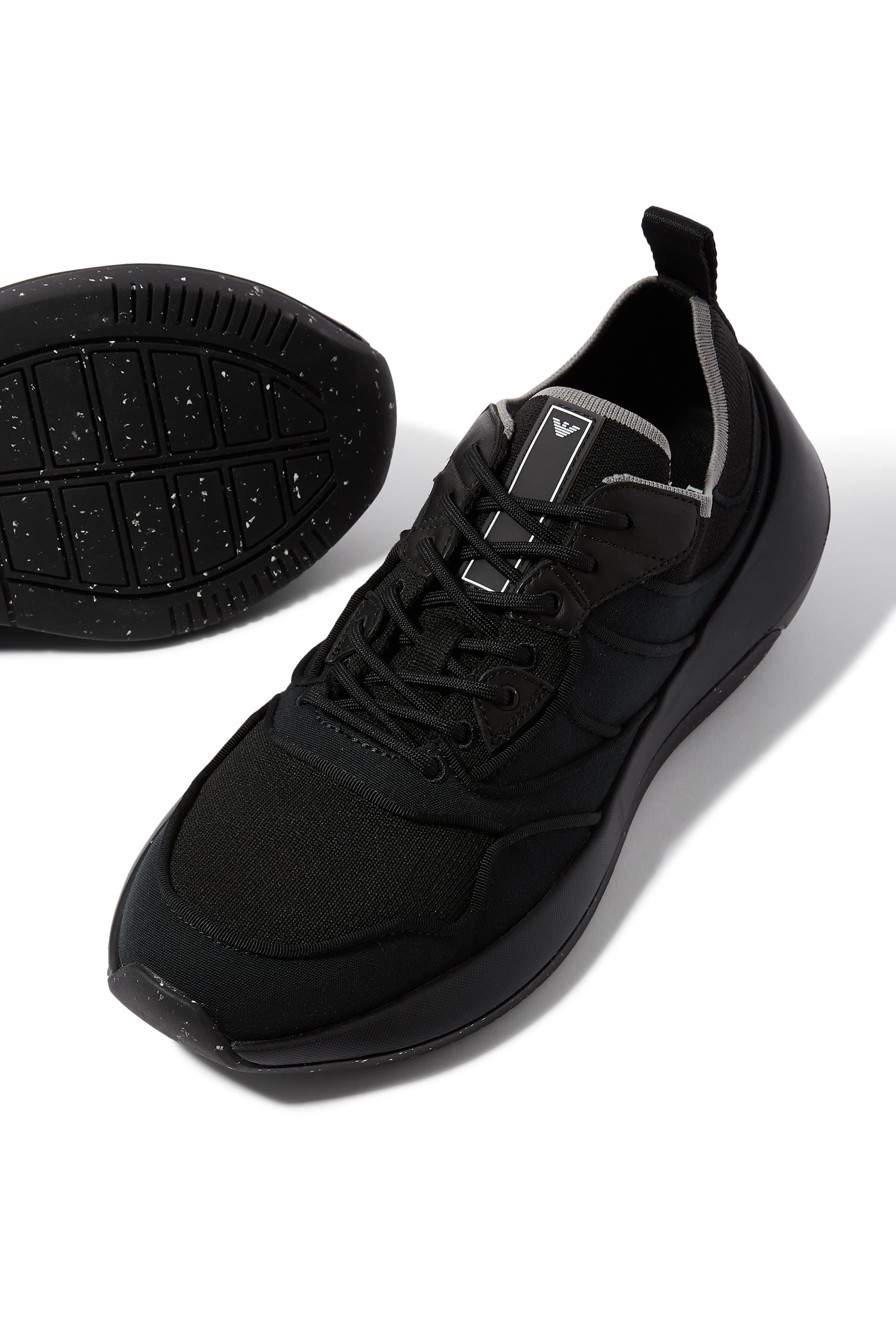 سنيكرز بنعل سميك وأربطة