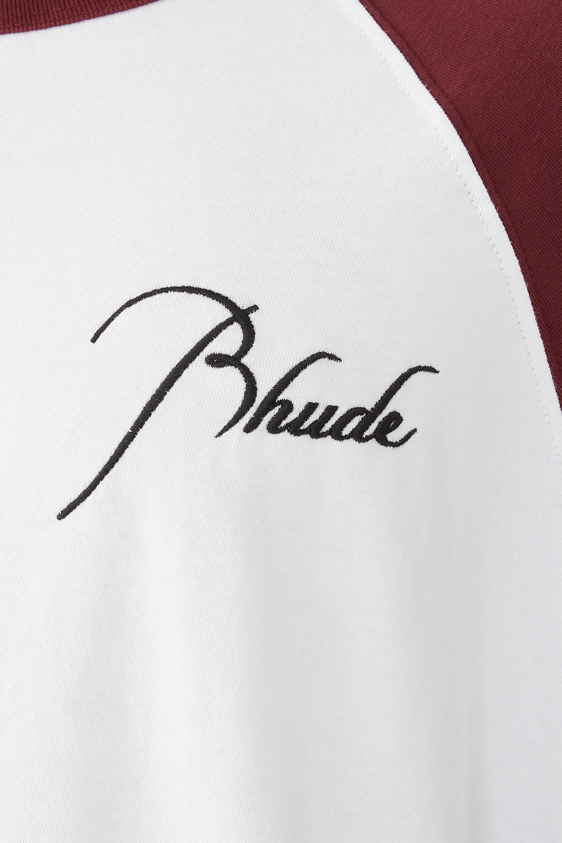 تيشيرت بشعار الماركة