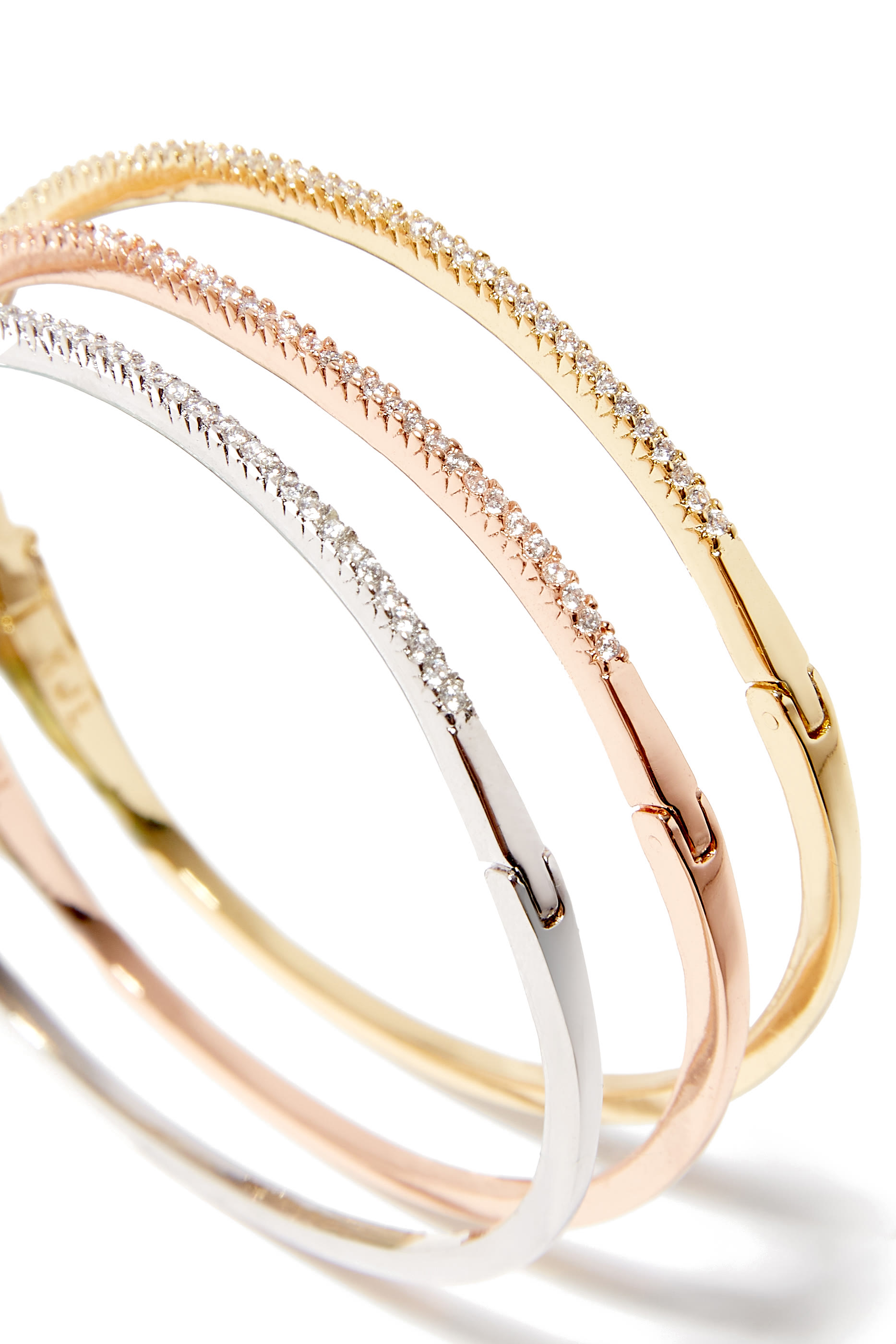 طقم أساور بثلاثة ألوان