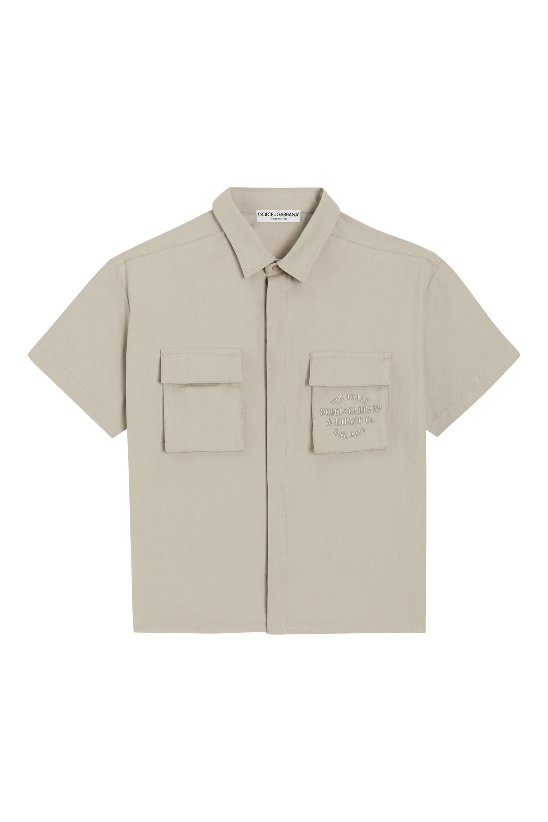 قميص بياقة وتفاصيل شعار الماركة للأطفال