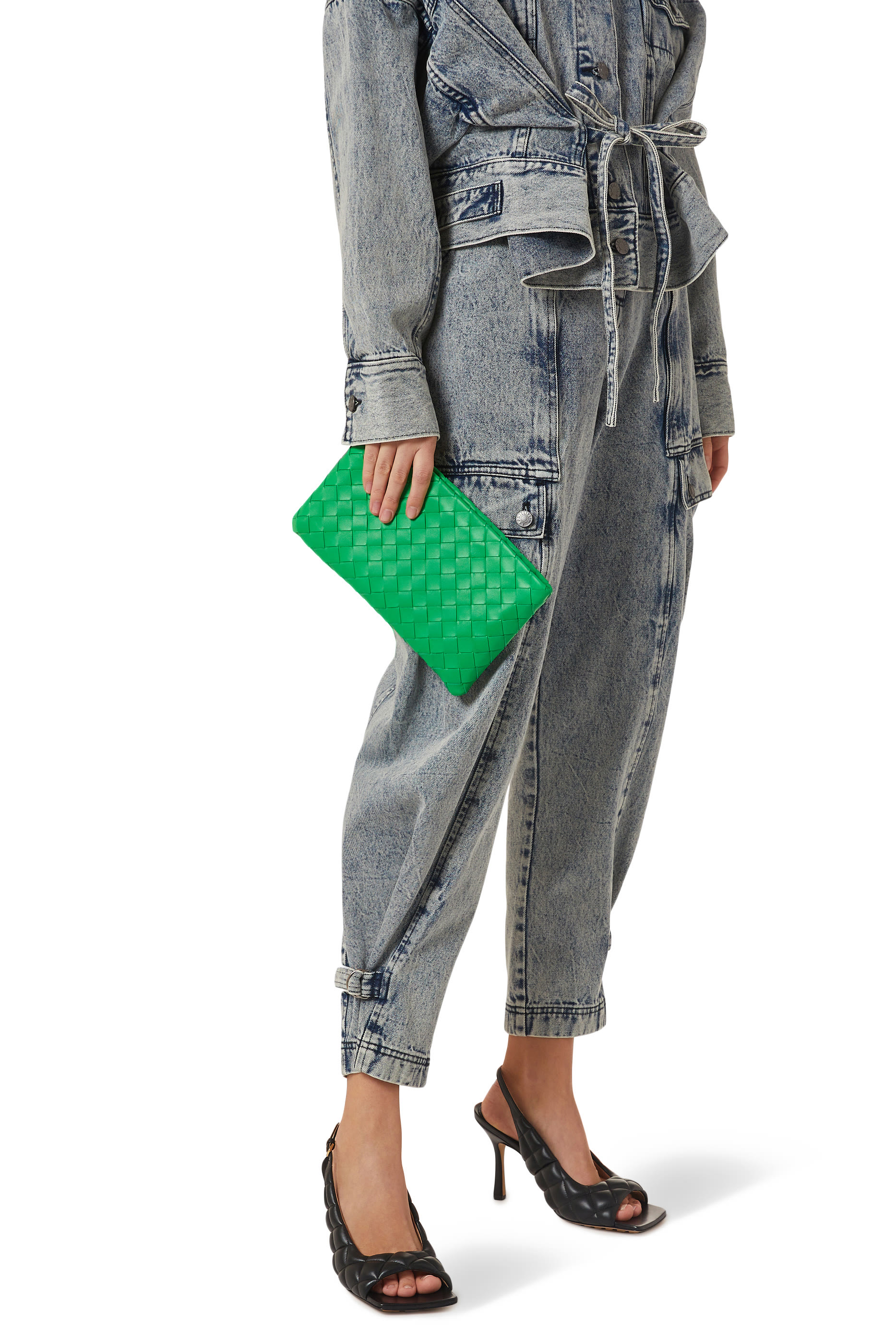 حقيبة متوسطة بتصميم مجدول