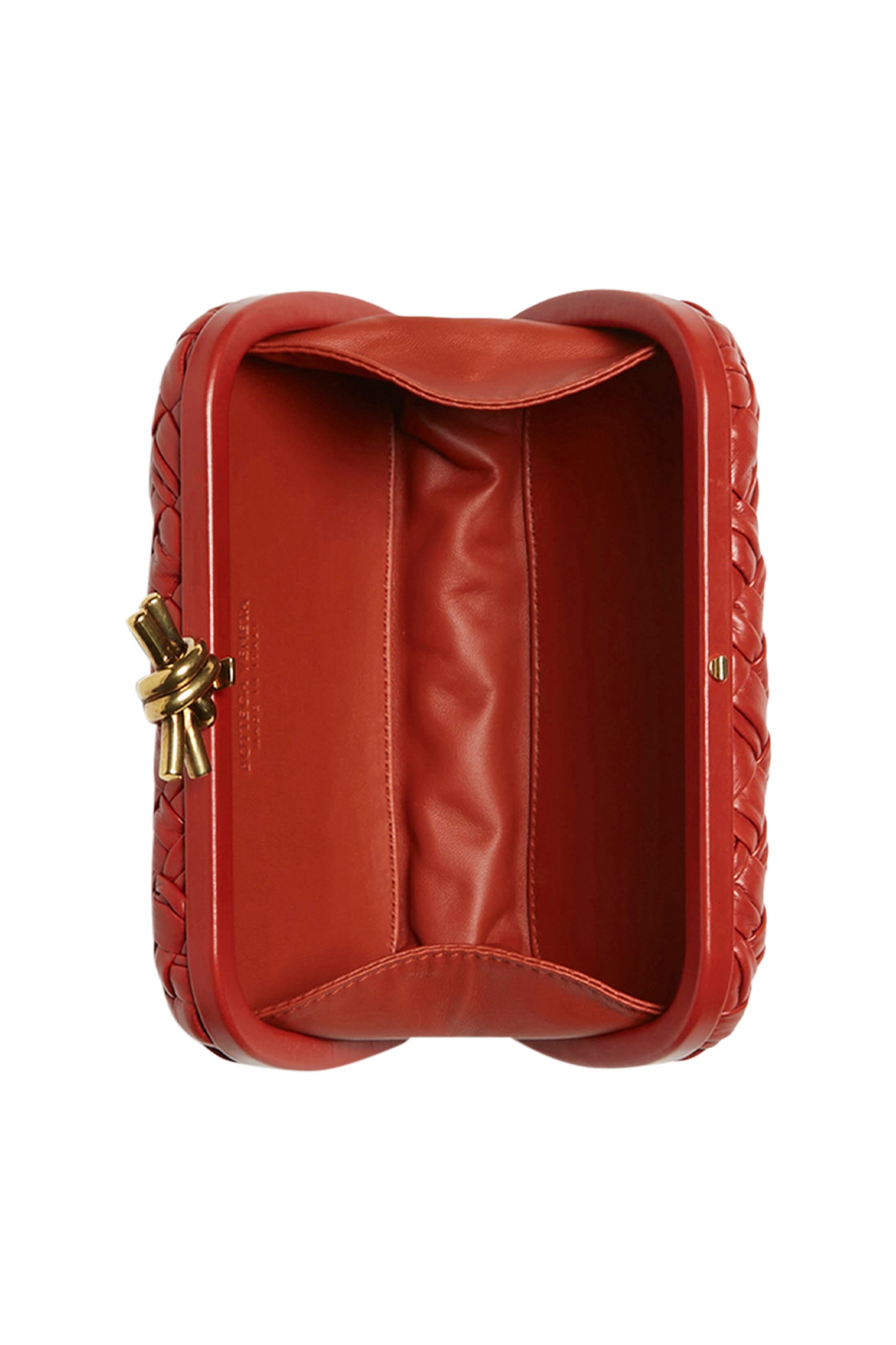 كلاتش ميناوديير بتفاصيل عقدة